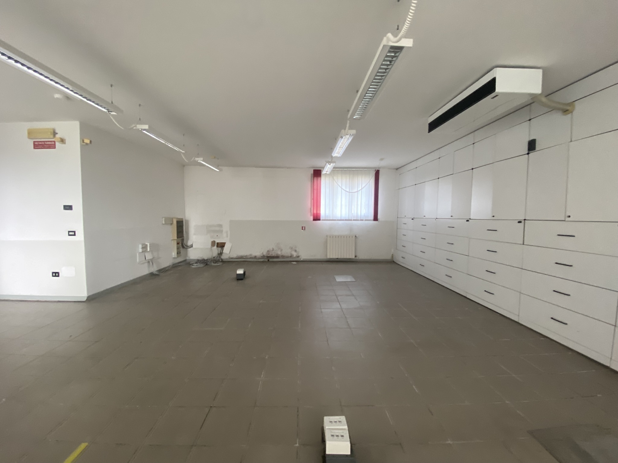 Ufficio da ristrutturare in via giuseppe mazzini 19, Villa Guardia