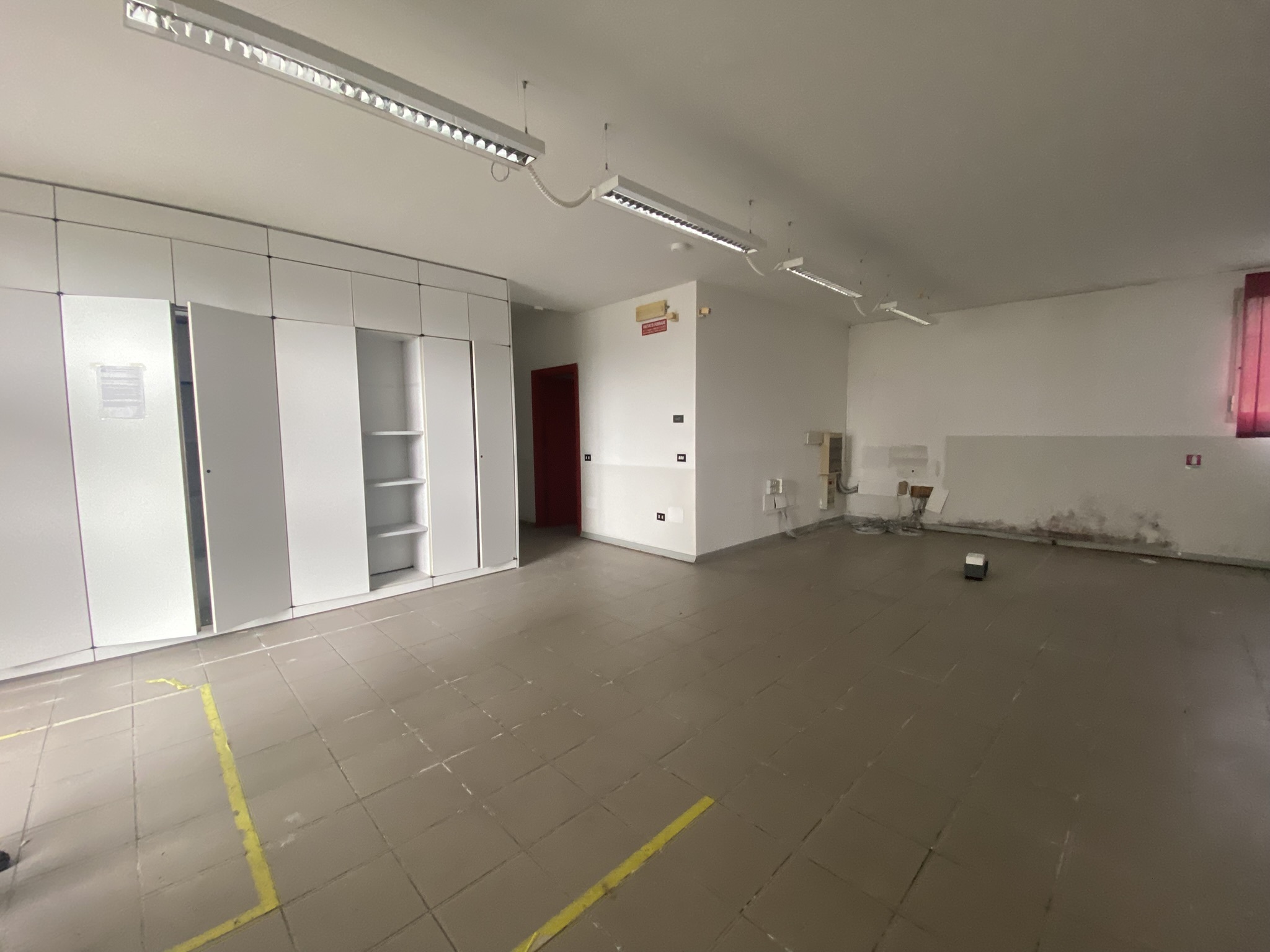 Ufficio da ristrutturare in via giuseppe mazzini 19, Villa Guardia