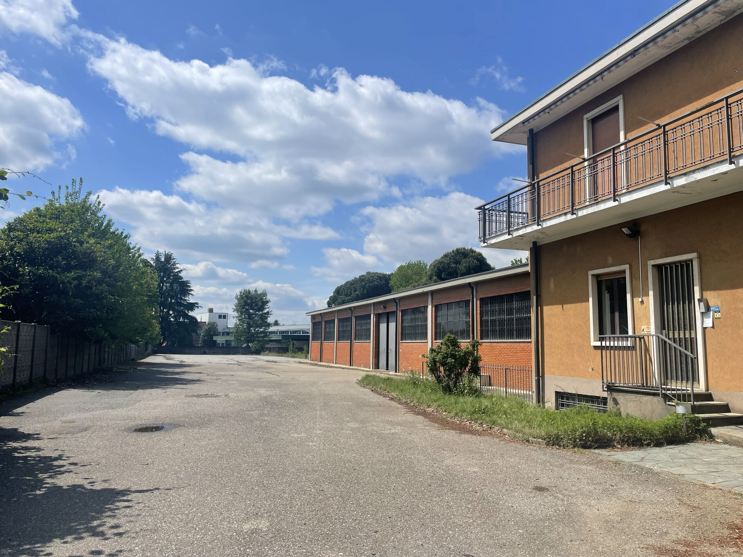 Capannone da ristrutturare in viale dell'unione europea 36, Gallarate