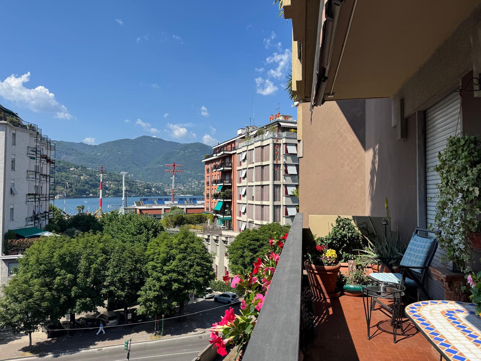 Bilocale con box in viale massenzio masia 79, Como