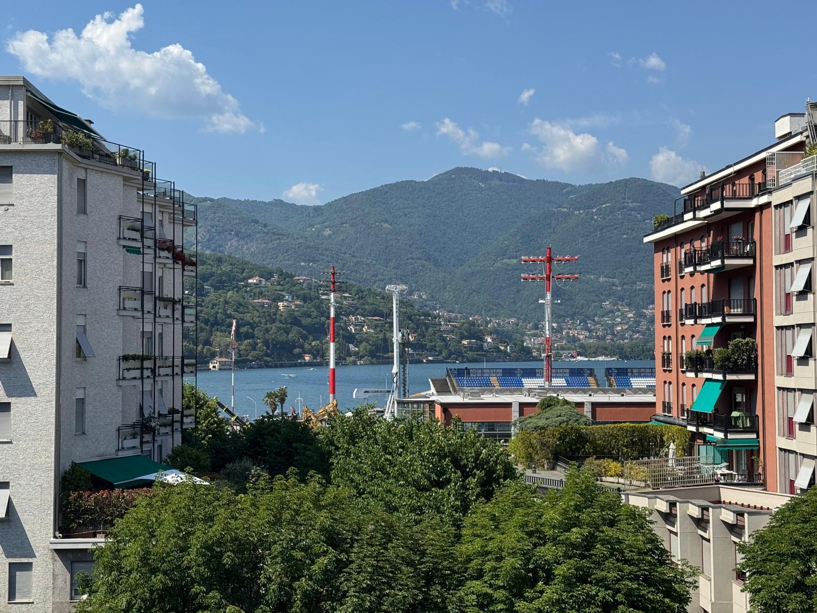 Bilocale con box in viale massenzio masia 79, Como