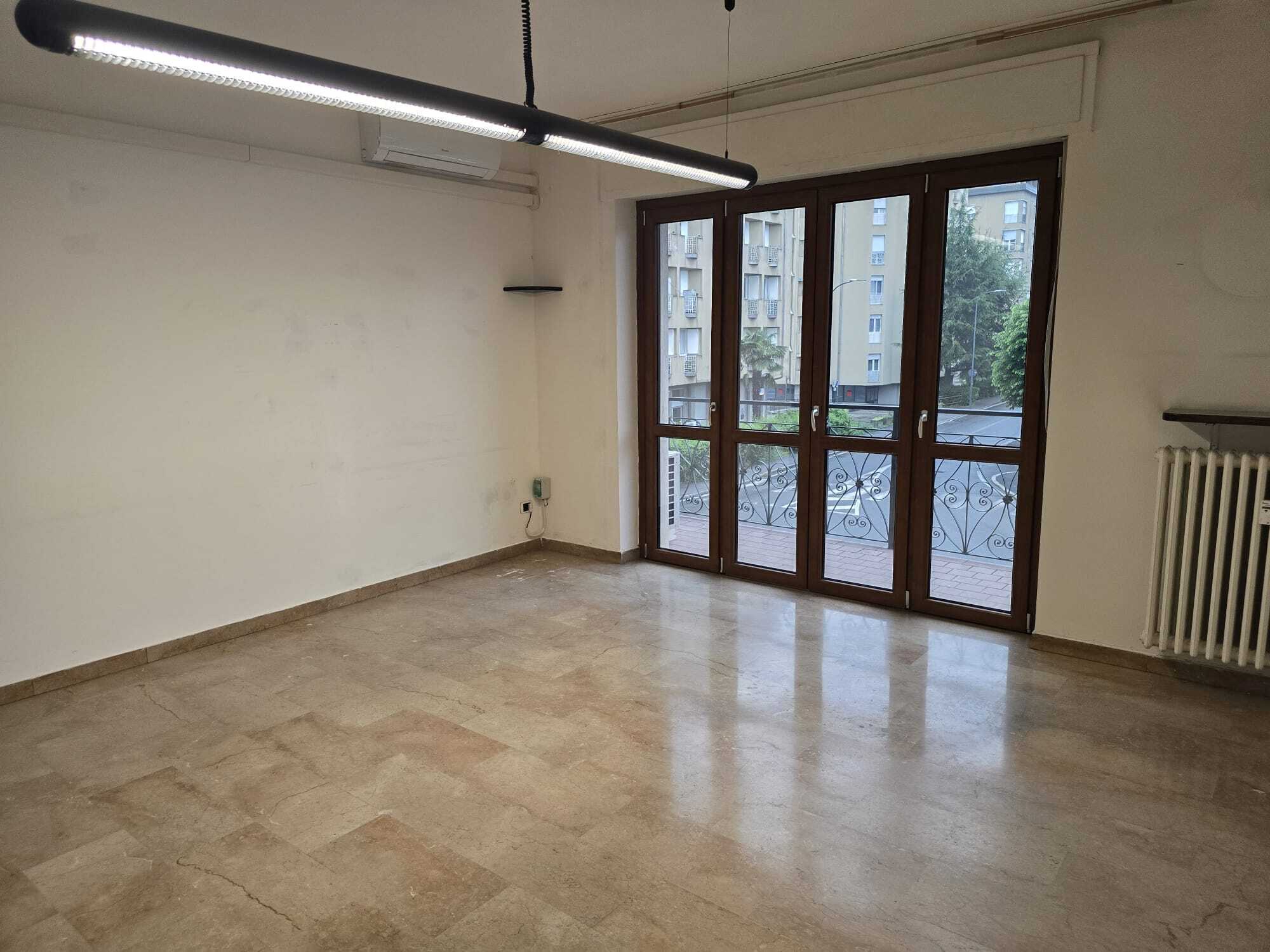 Trilocale in vendita in via giacomo leopardi 16, Erba