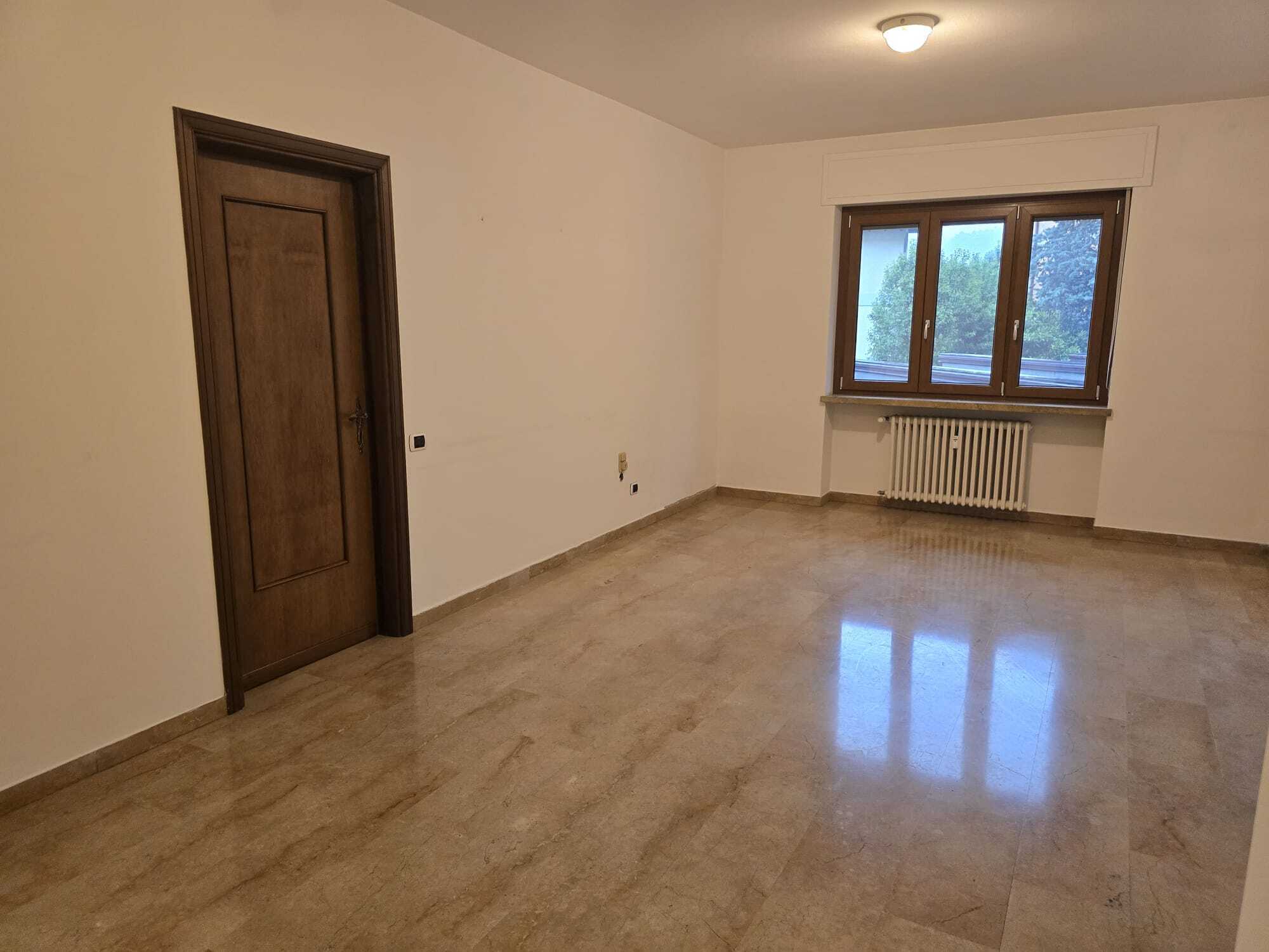 Trilocale in vendita in via giacomo leopardi 16, Erba