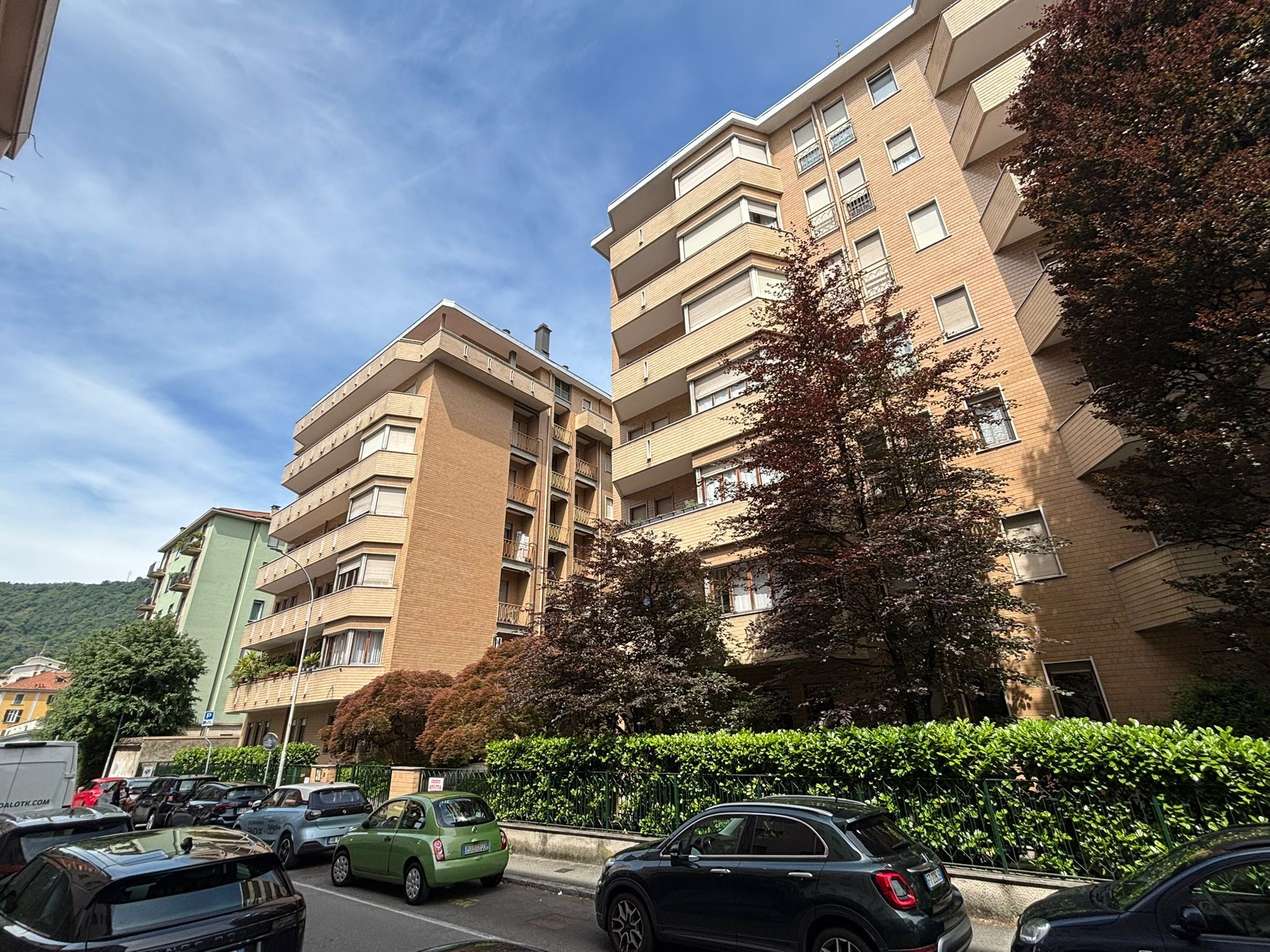 Ufficio con terrazzo in via morazzone pier francesco mazzucchelli 21, Como