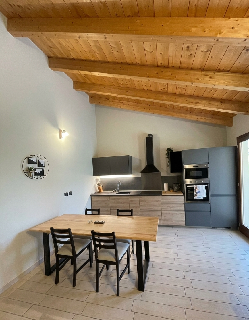 Trilocale con box in via prevosa 18, Albiolo