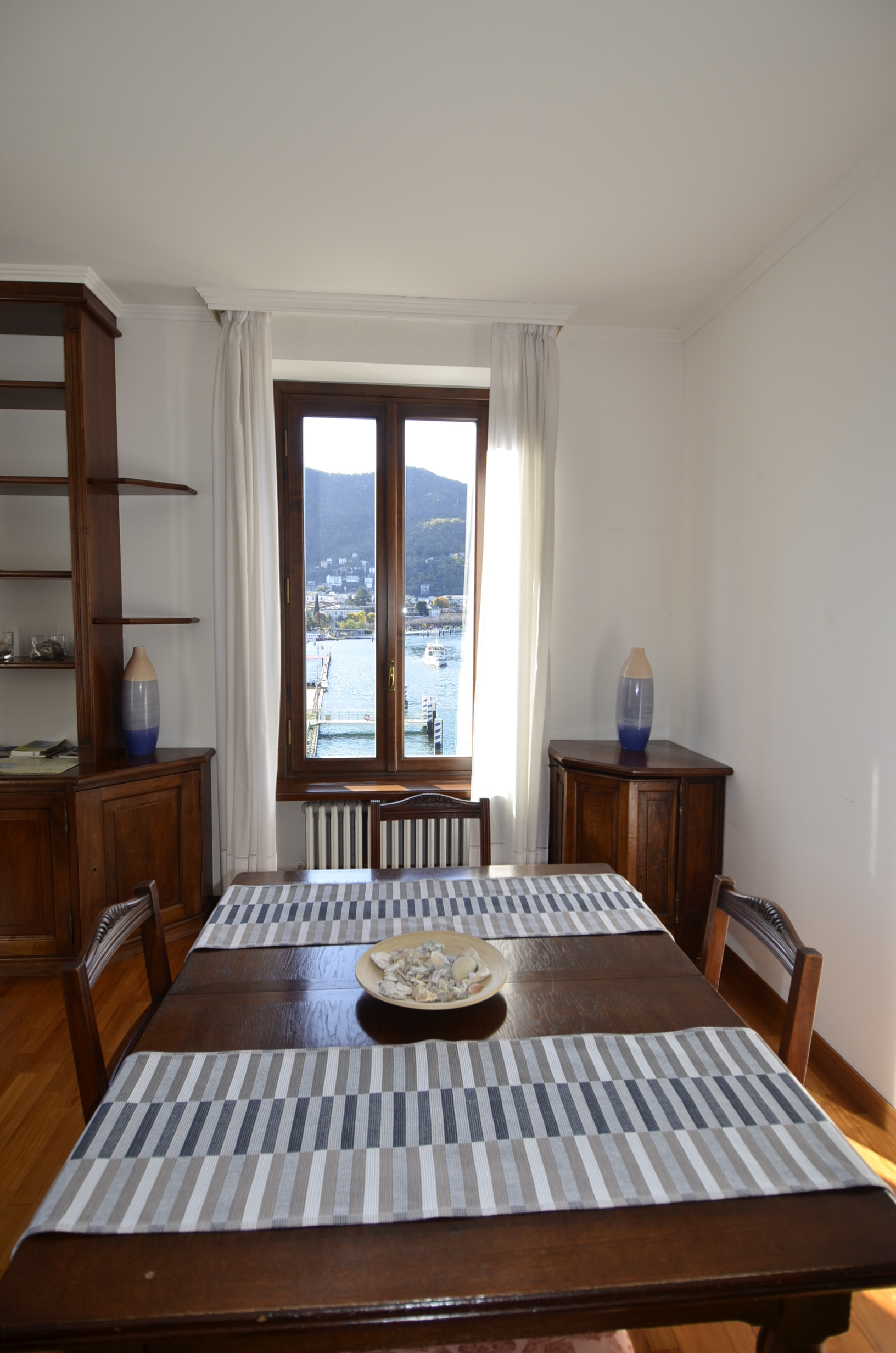 Trilocale vista lago in piazza de orchi 1, Como