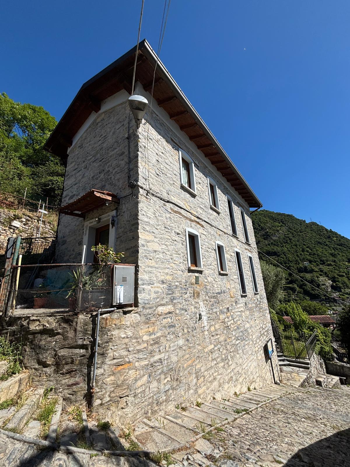 Bilocale in vendita in via al noce 24, Moltrasio