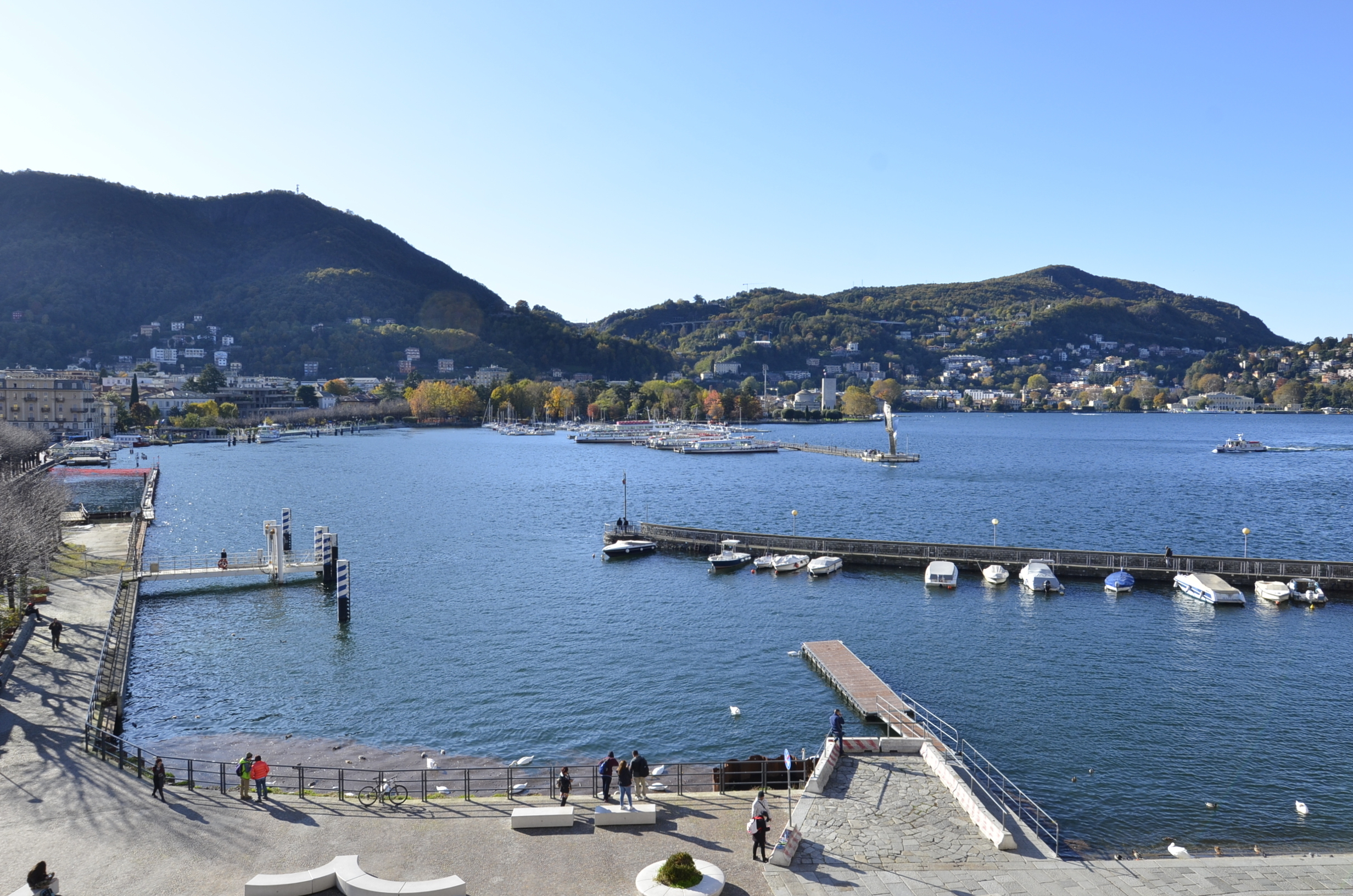 Trilocale vista lago in piazza de orchi 1, Como