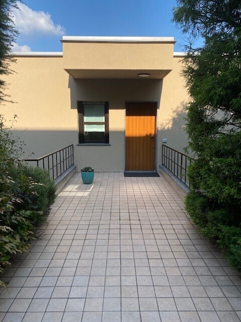 Quadrilocale con giardino in via mognano 21, Como