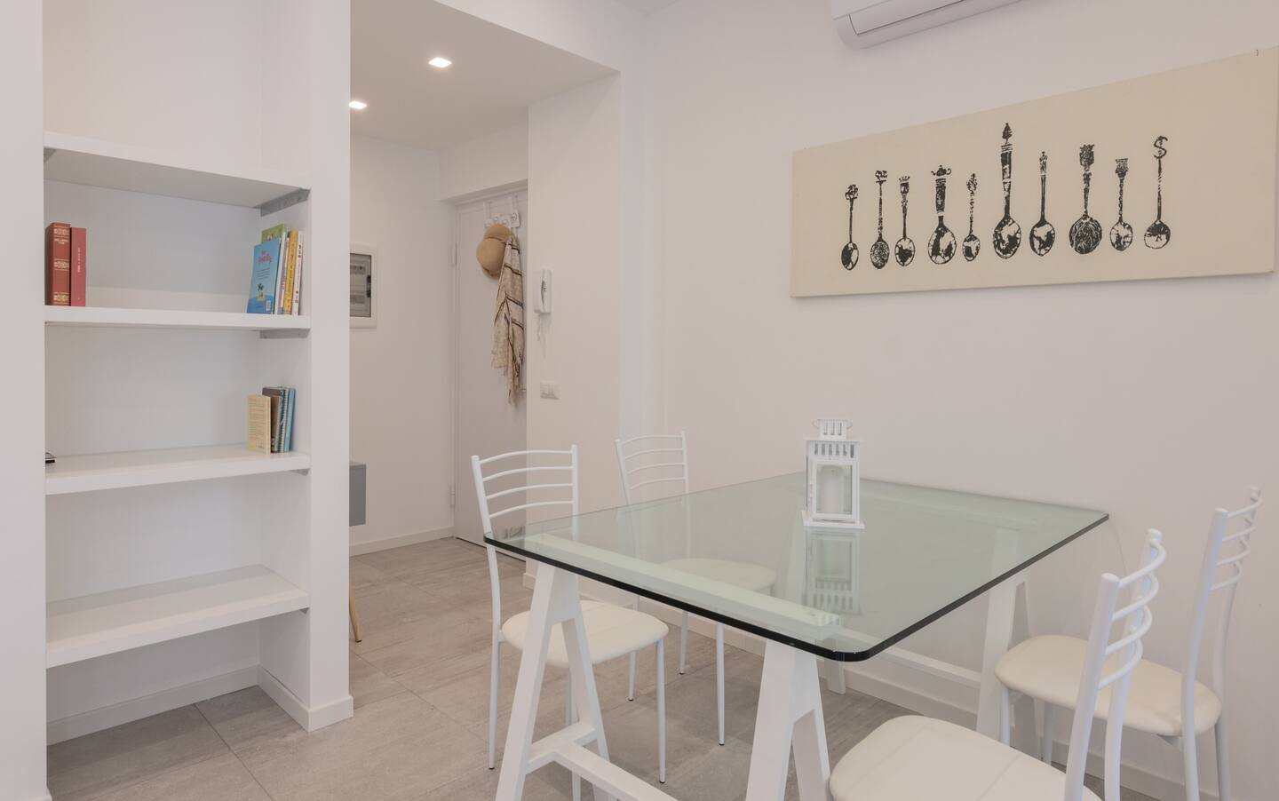 Trilocale con terrazzo in via borsieri 15, Como