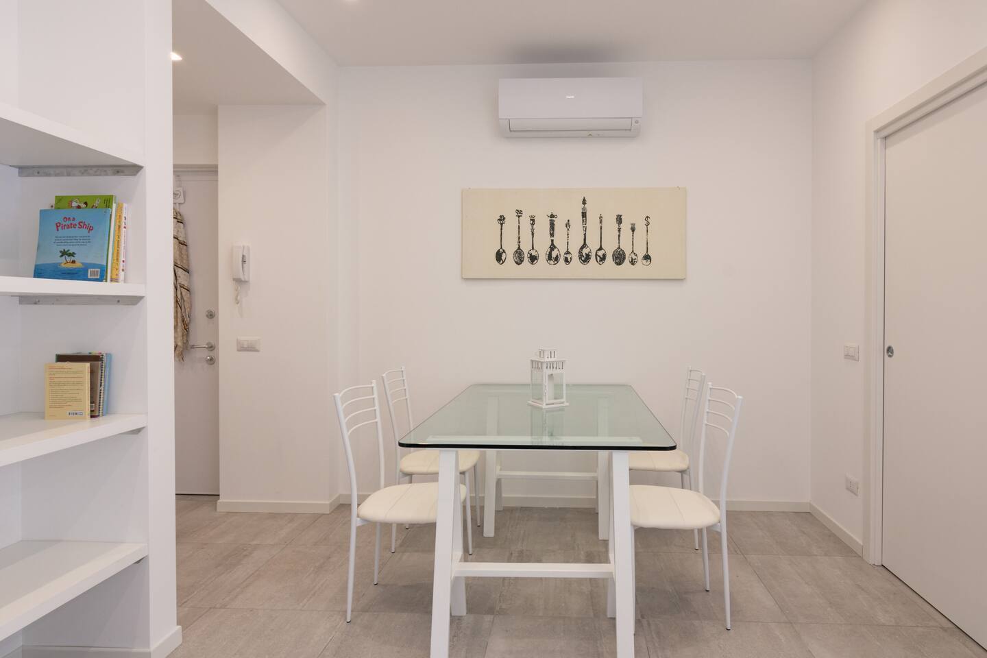 Trilocale con terrazzo in via borsieri 15, Como