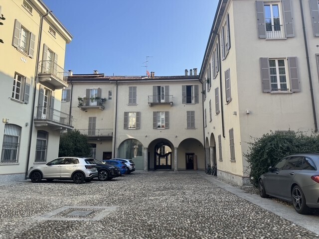 Bilocale in affitto in via volta 40, Como