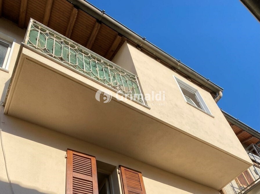 Bilocale in vendita a Brunate
