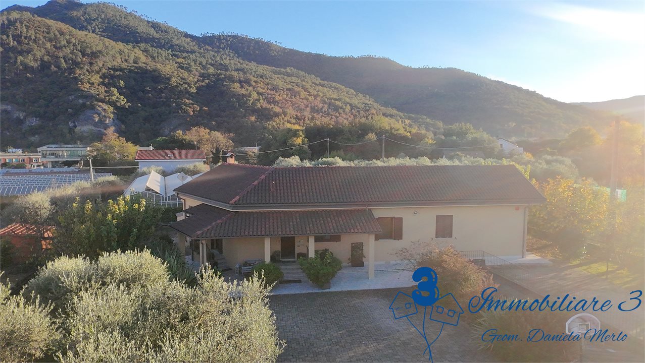 Villa in vendita a Albenga