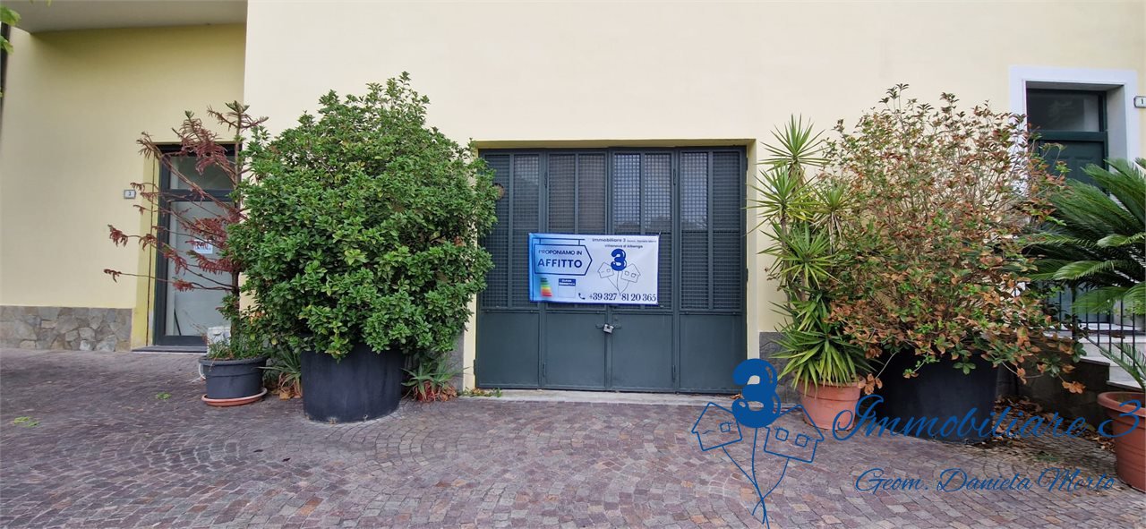 Magazzino in affitto a Villanova d'Albenga