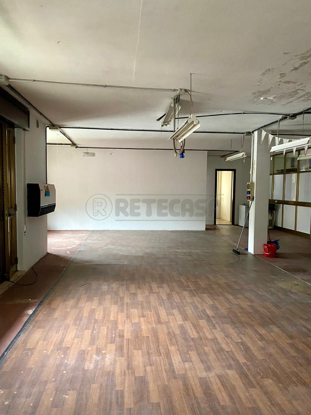 Laboratorio con terrazzo a Arcugnano