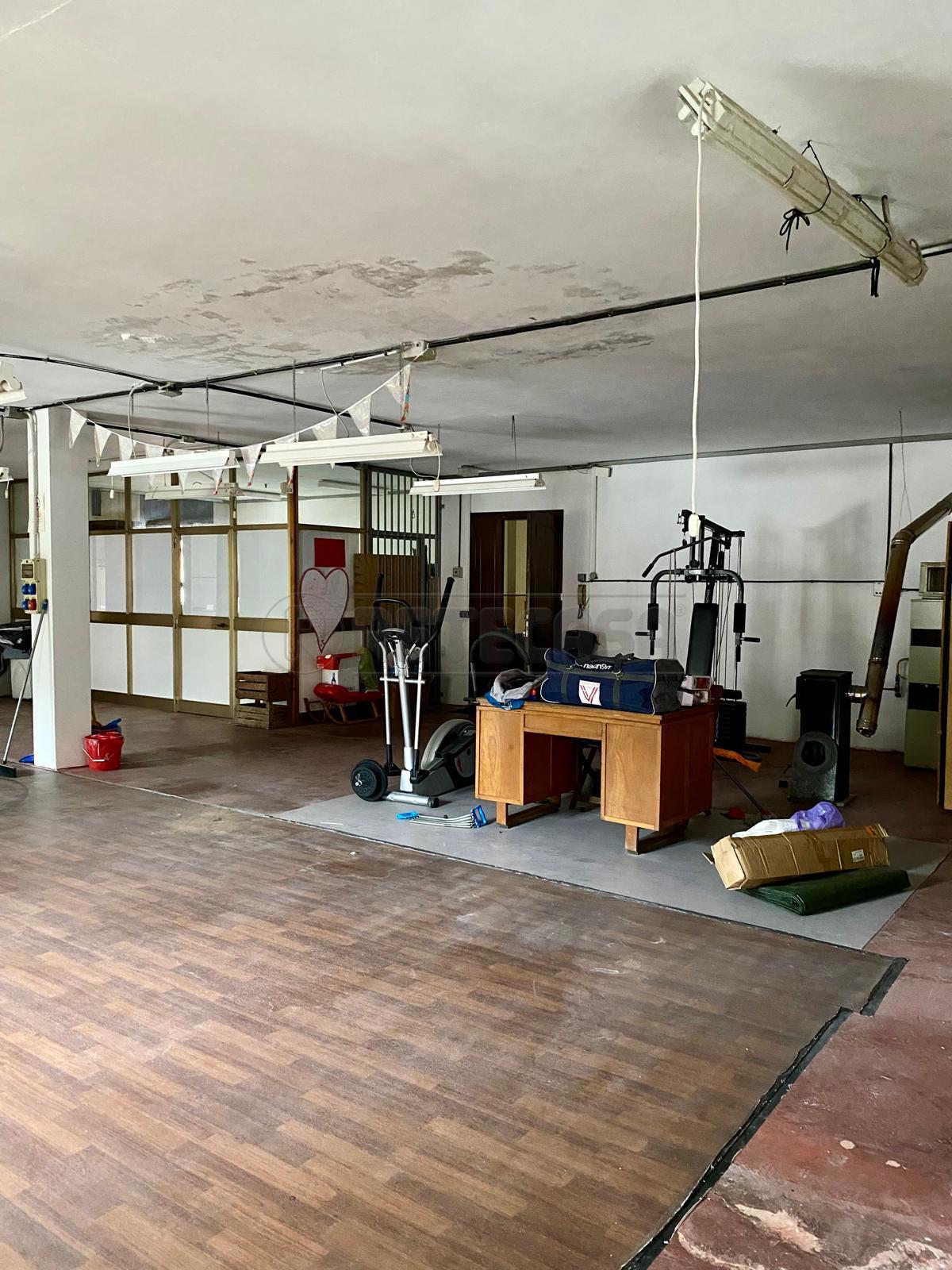 Laboratorio con terrazzo a Arcugnano