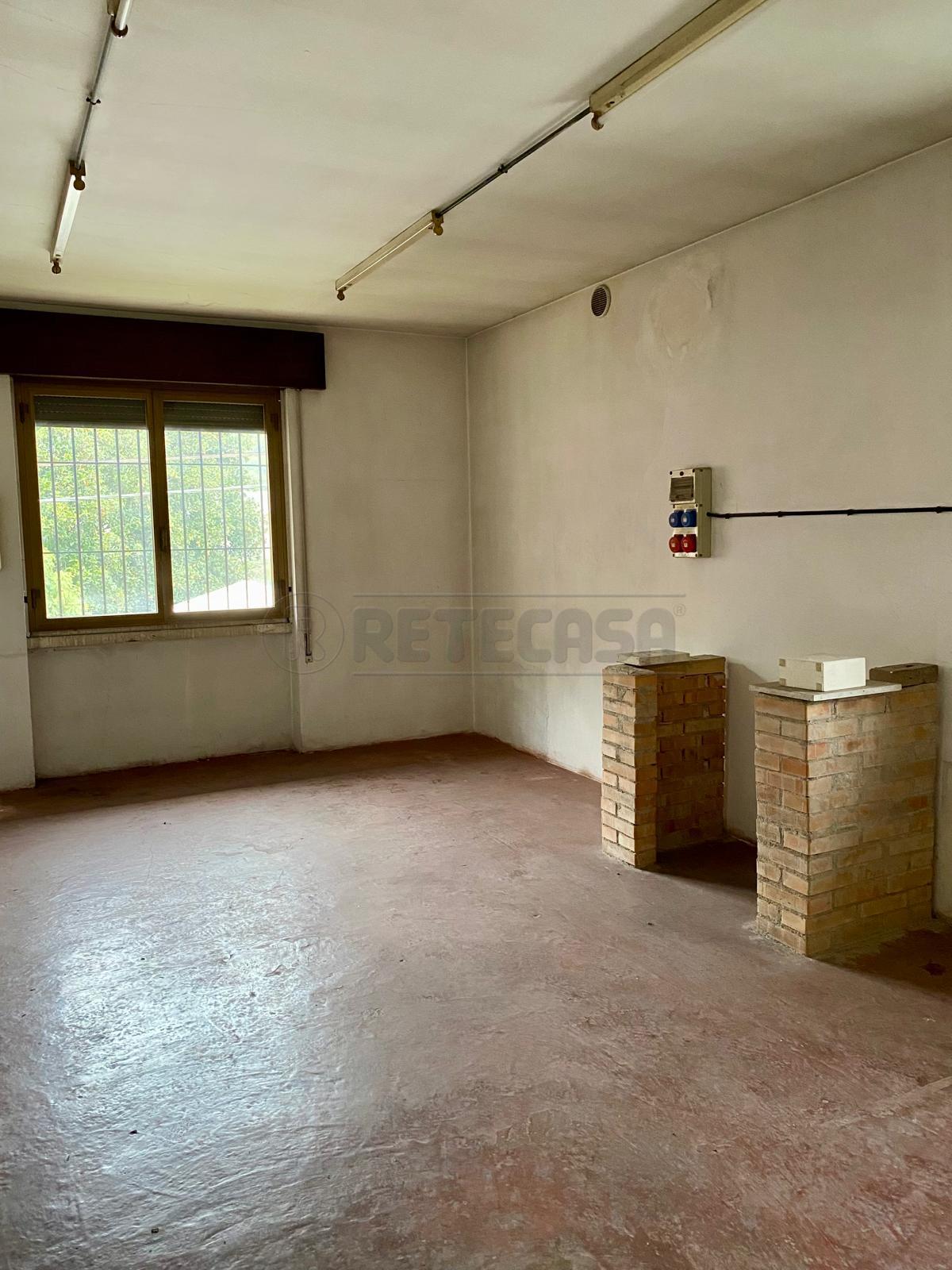 Laboratorio con terrazzo a Arcugnano