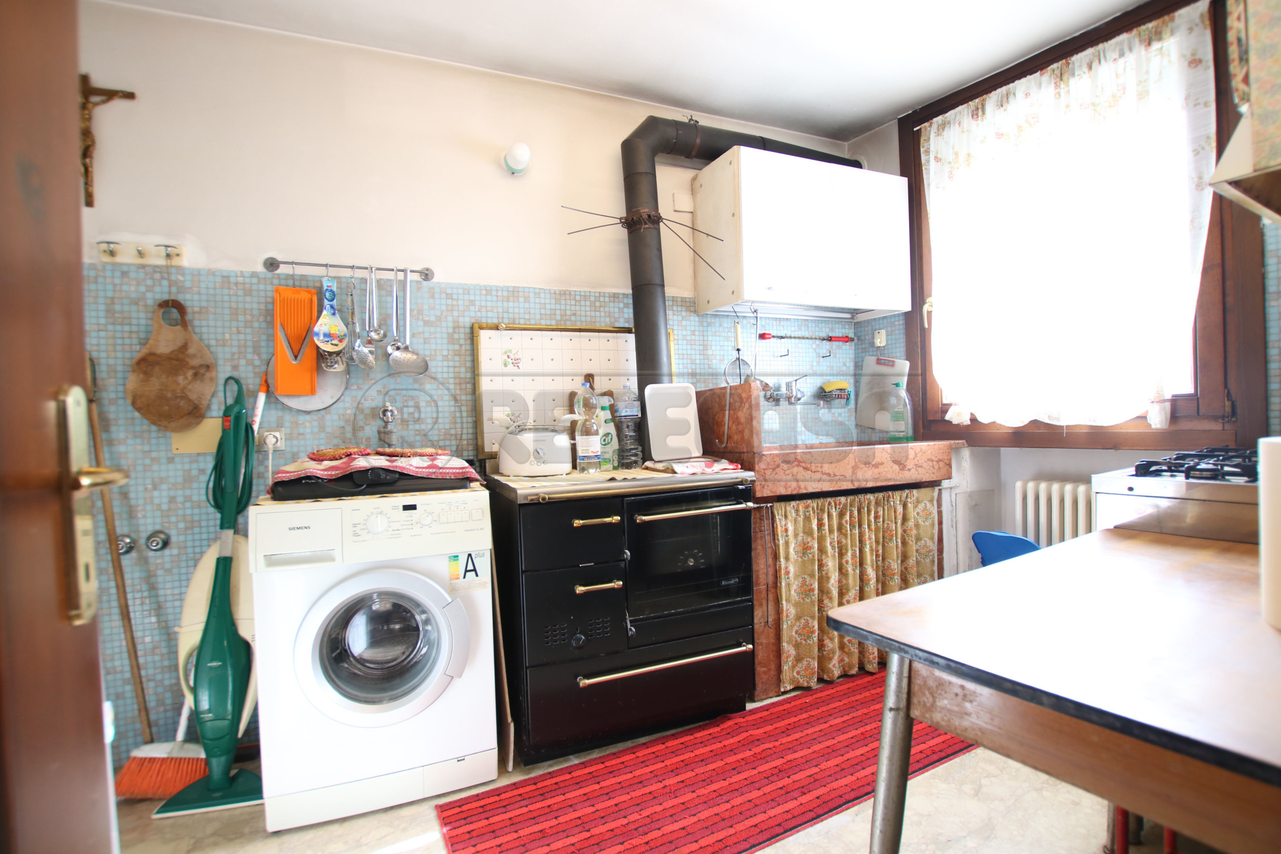 Casa indipendente con terrazzo in strada del tormeno, Vicenza