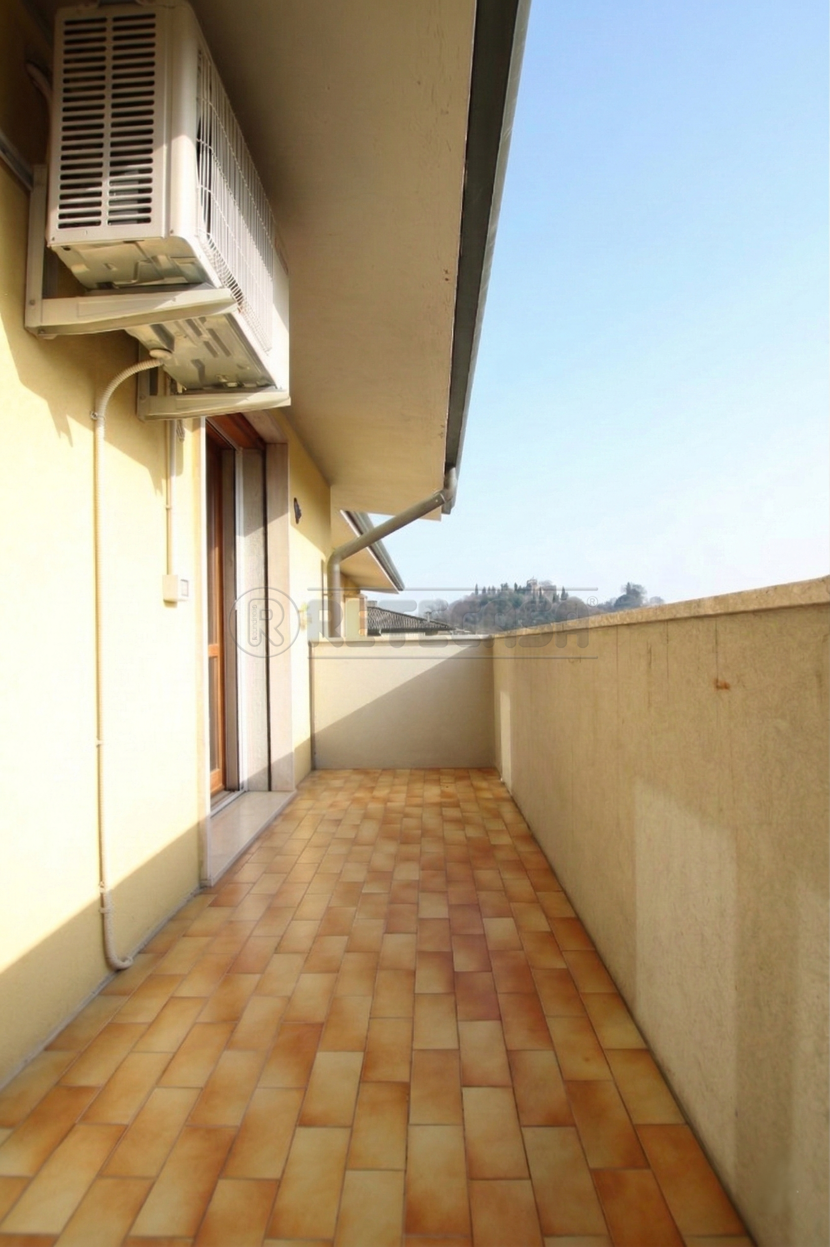 Appartamento con terrazzo a Montegalda