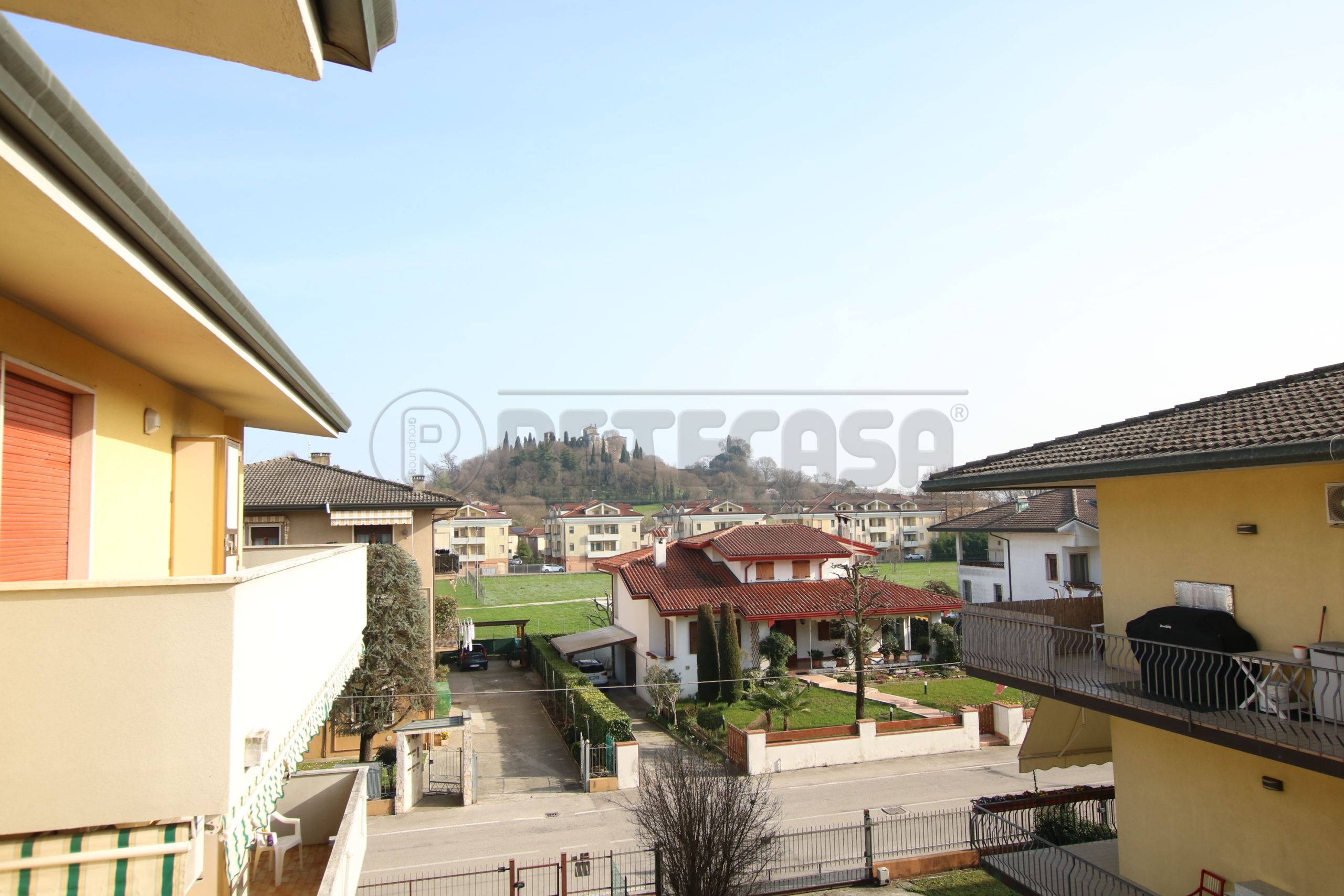 Appartamento con terrazzo a Montegalda