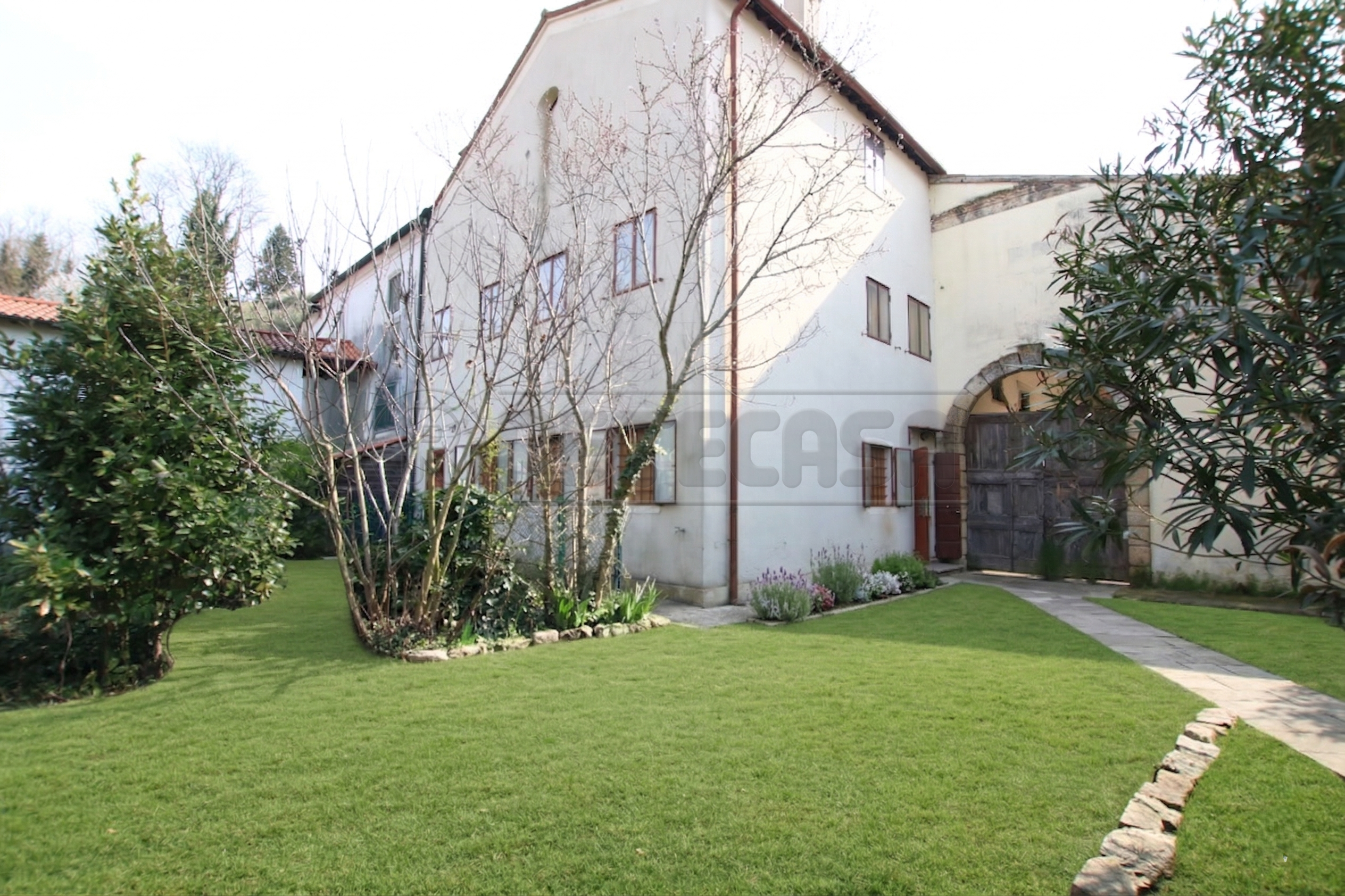 Casa indipendente con giardino in piazza guglielmo marconi, Montegalda