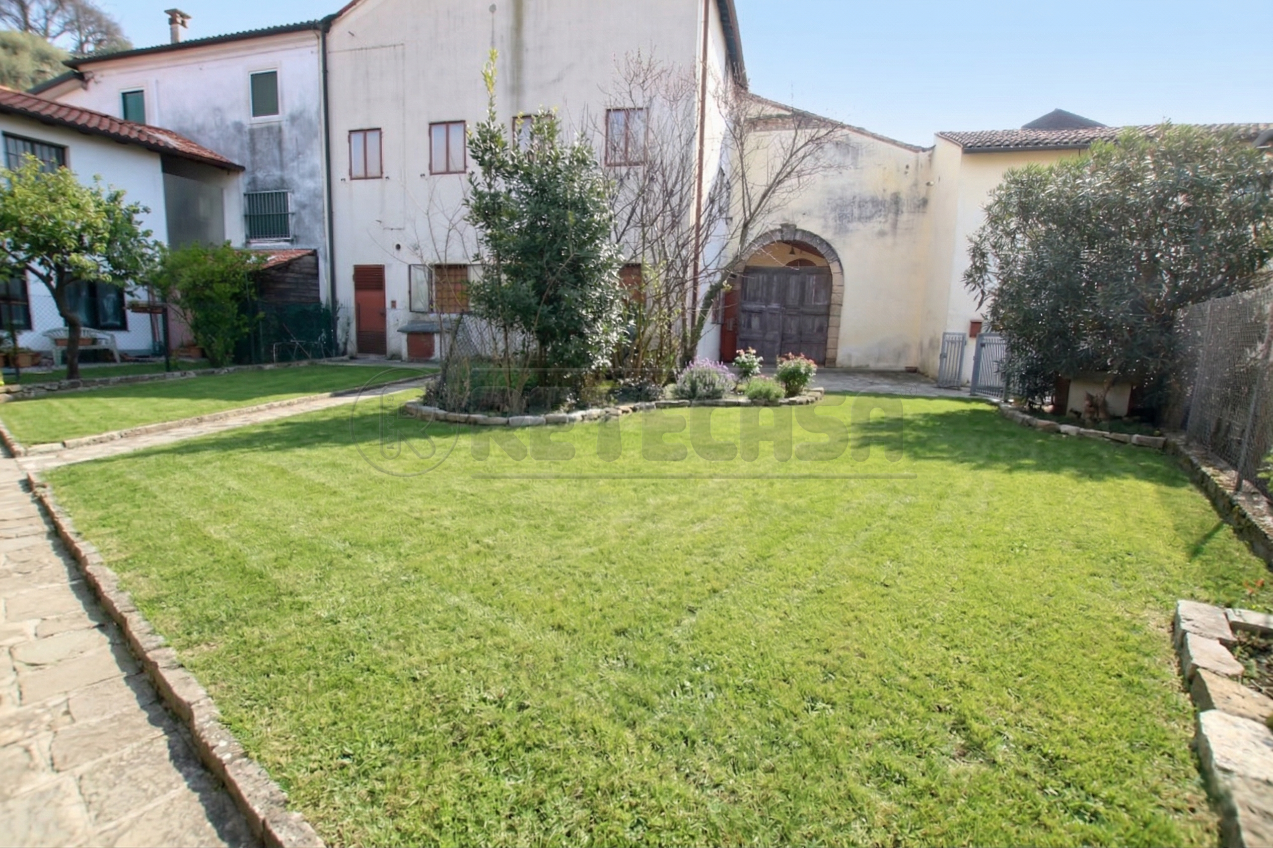 Casa indipendente con giardino in piazza guglielmo marconi, Montegalda