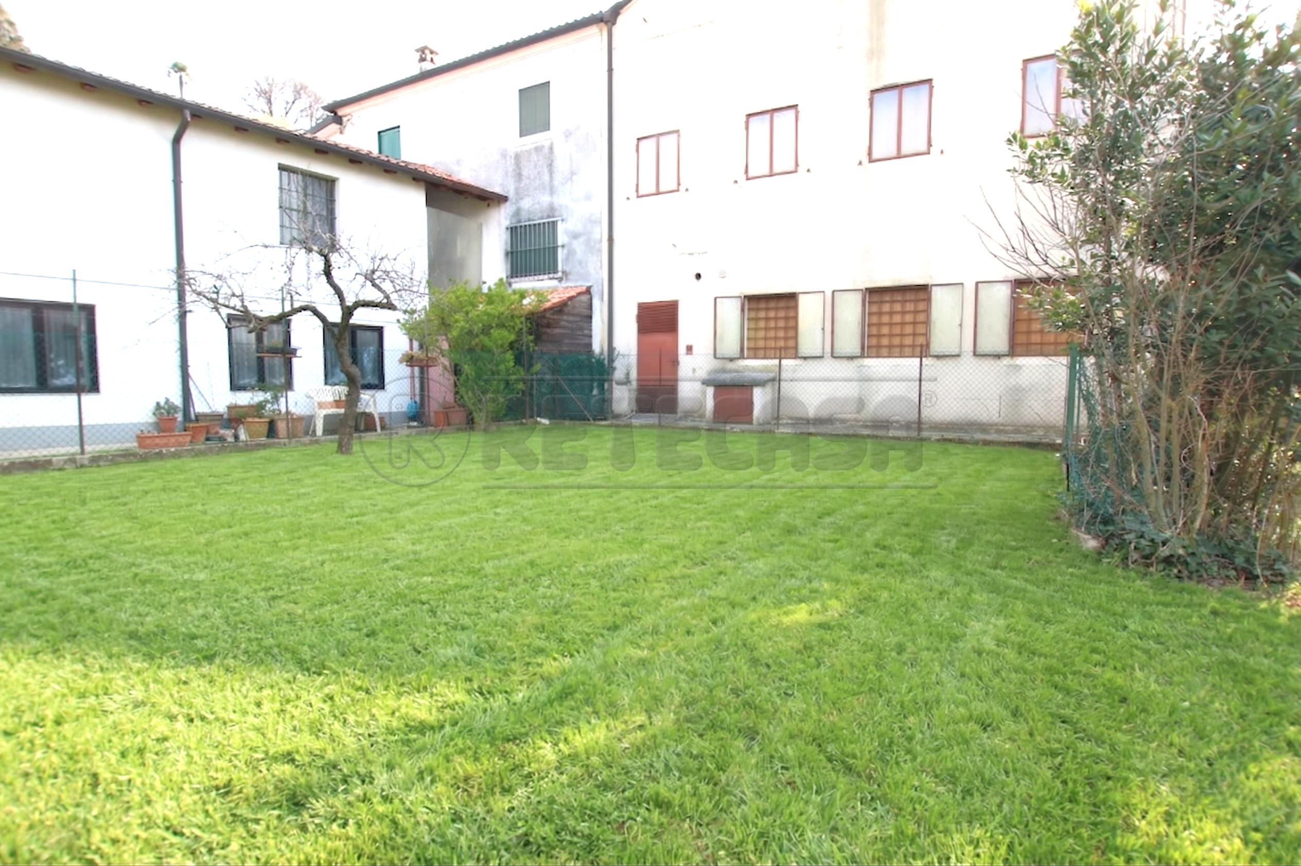 Casa indipendente con giardino in piazza guglielmo marconi, Montegalda