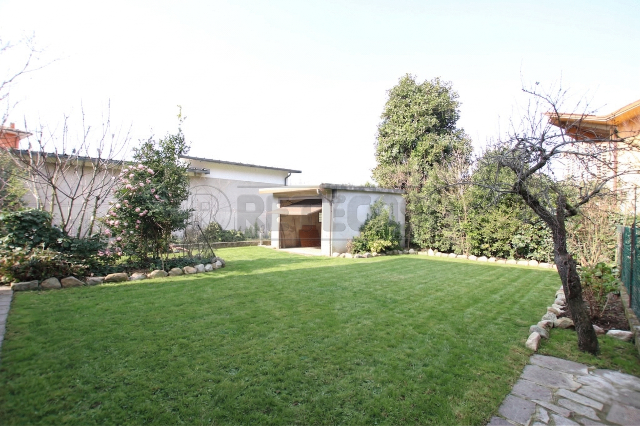Casa indipendente con giardino in piazza guglielmo marconi, Montegalda