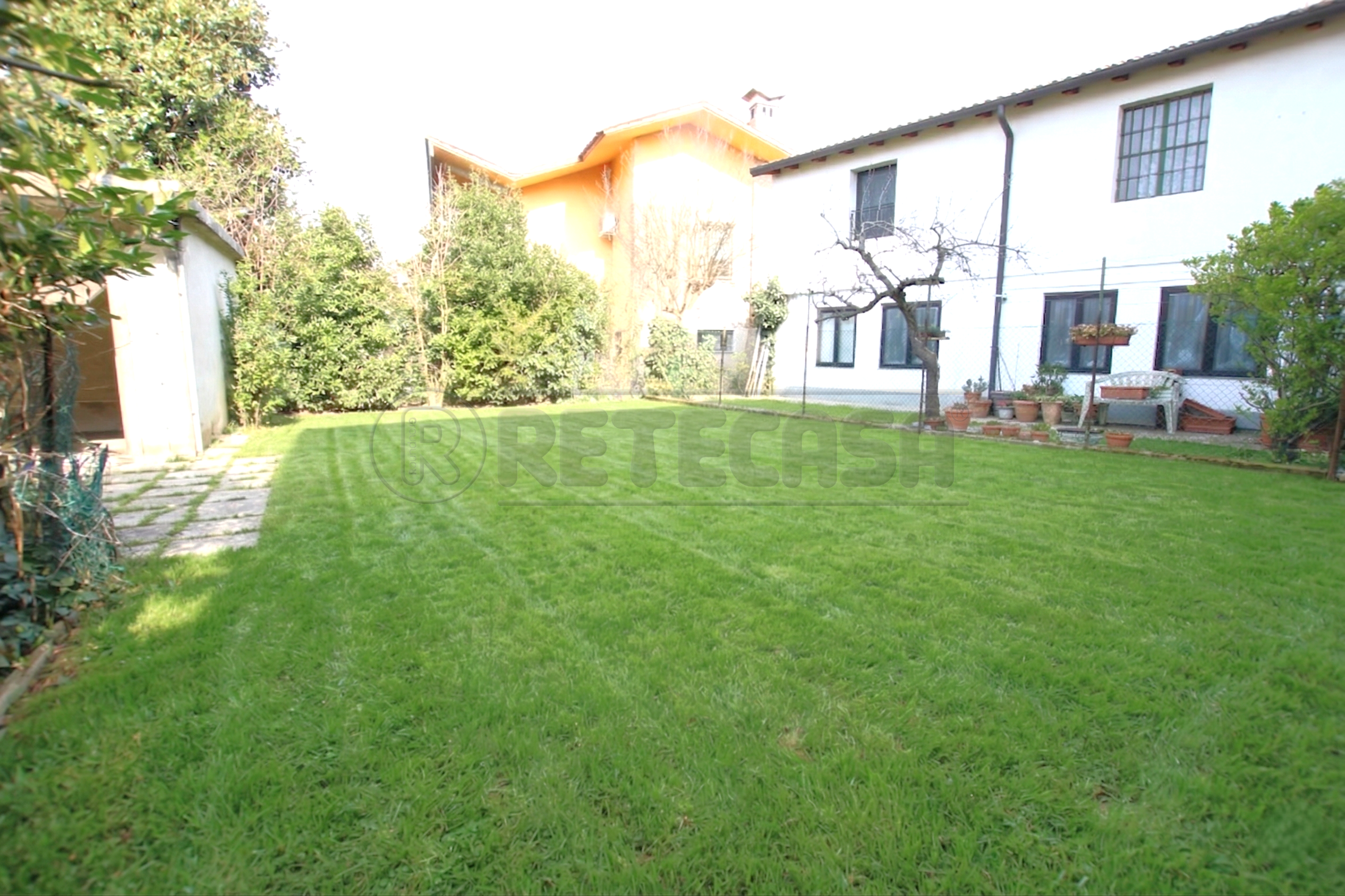 Casa indipendente con giardino in piazza guglielmo marconi, Montegalda