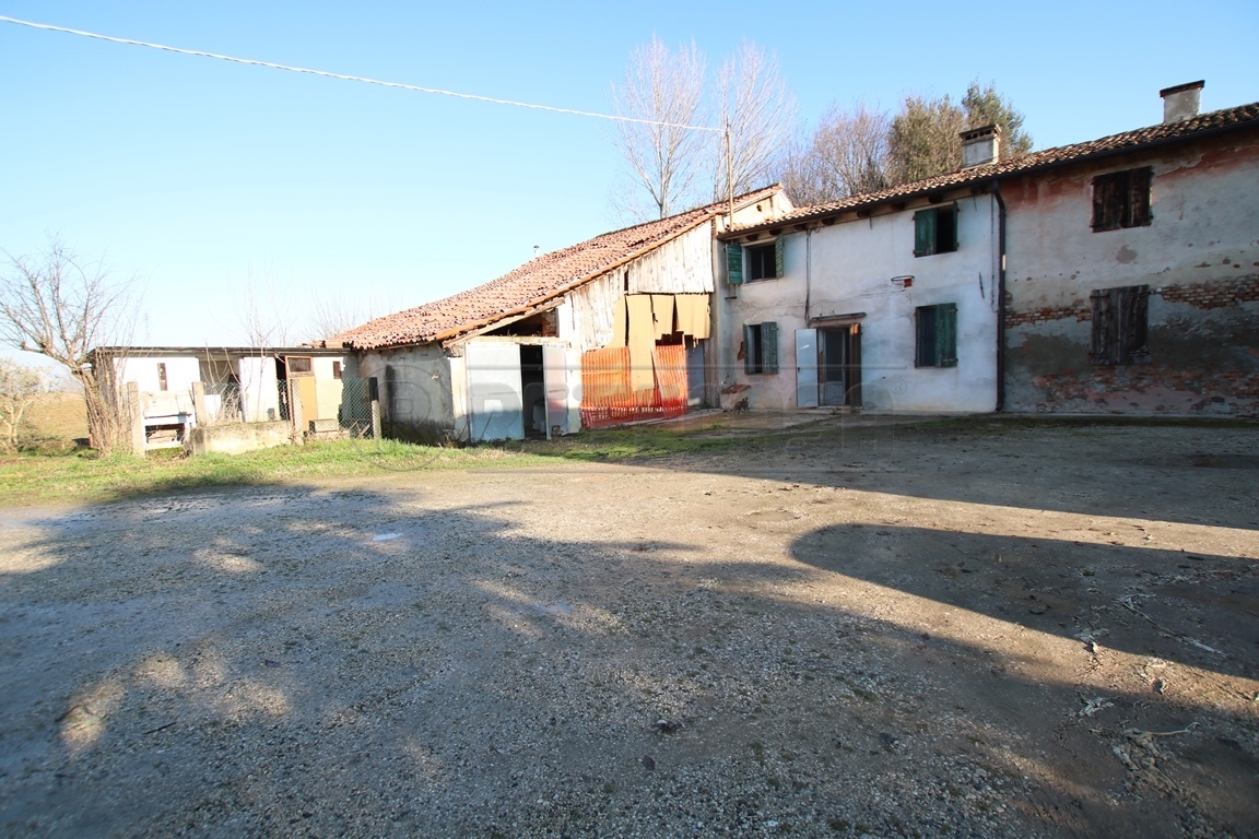 Rustico da ristrutturare a Montegalda