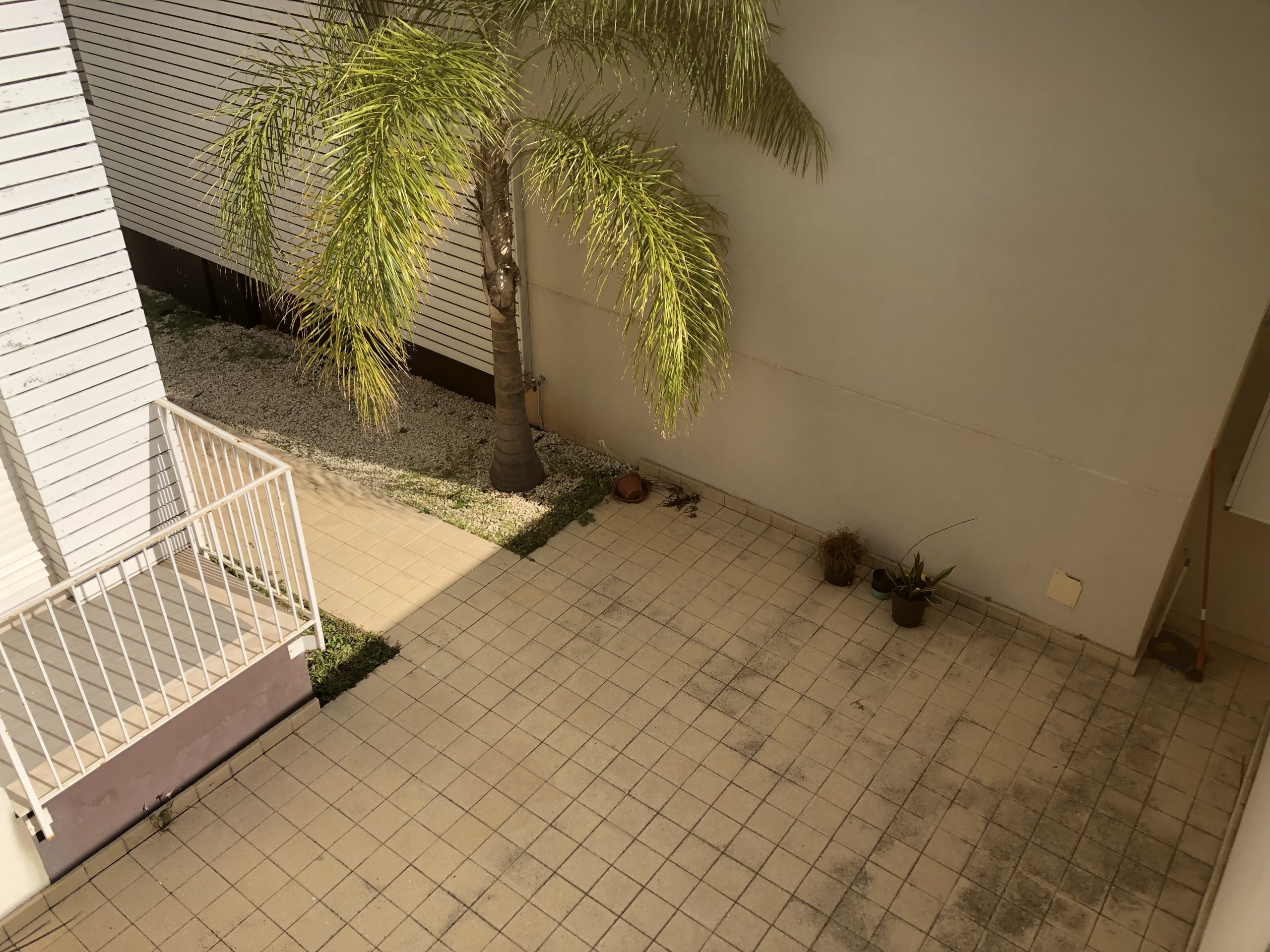 Villa con giardino in via gela, Siracusa