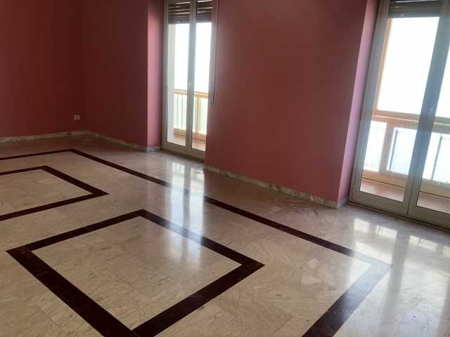 Appartamento ristrutturato in via oglio, Siracusa