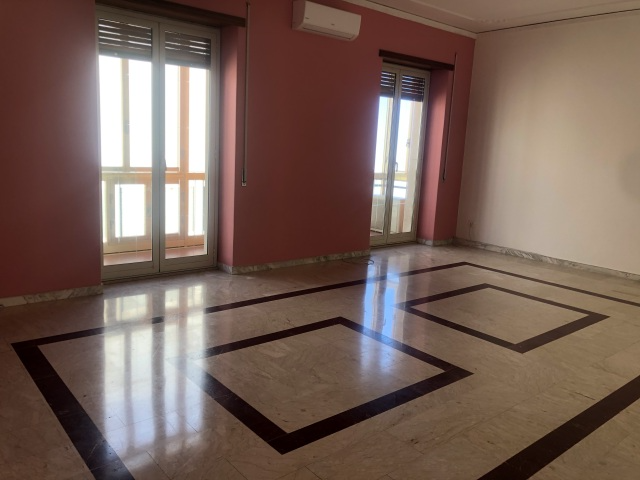 Appartamento ristrutturato in via oglio, Siracusa