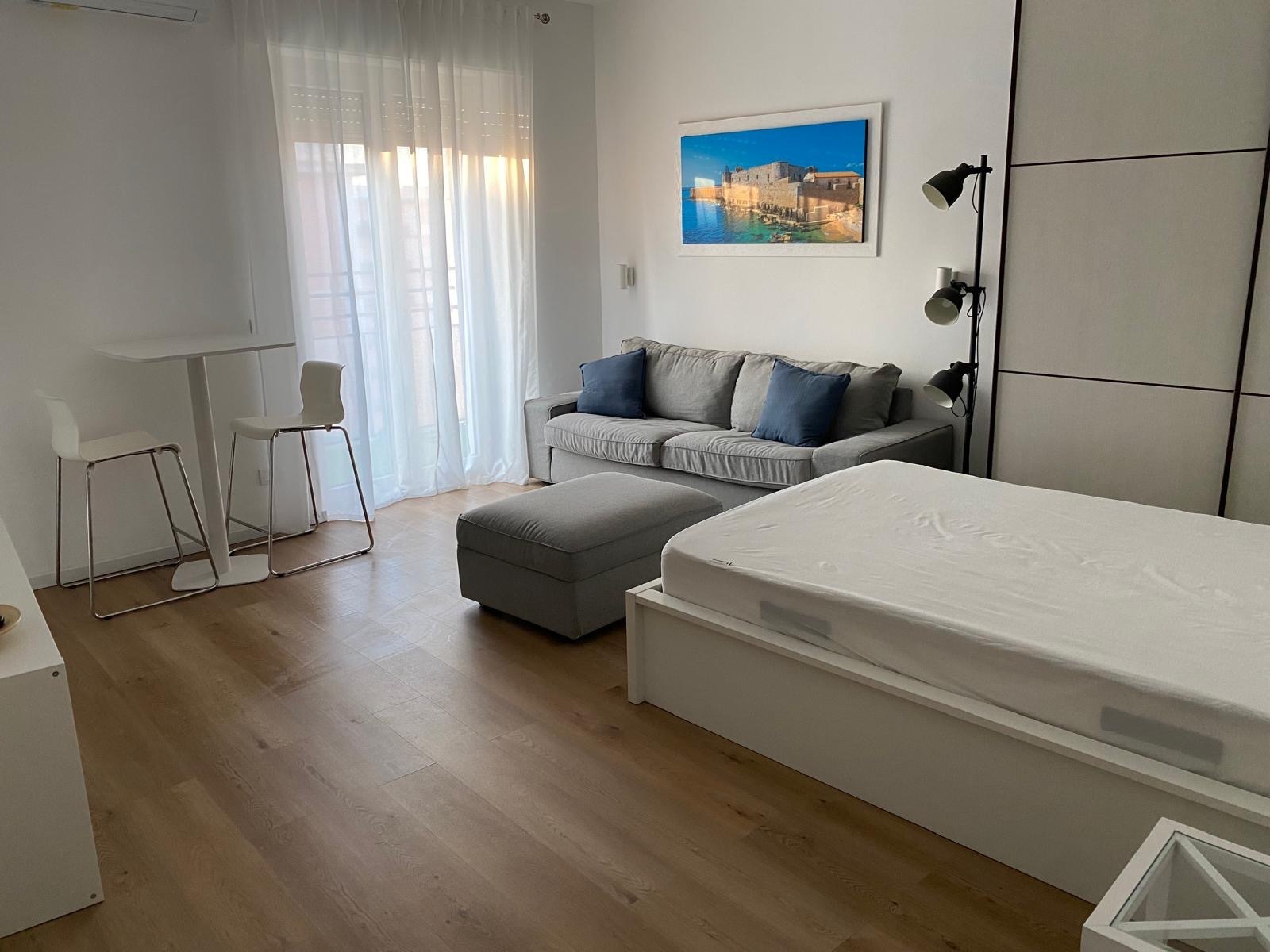 Bilocale ristrutturato in viale santa panagia, Siracusa