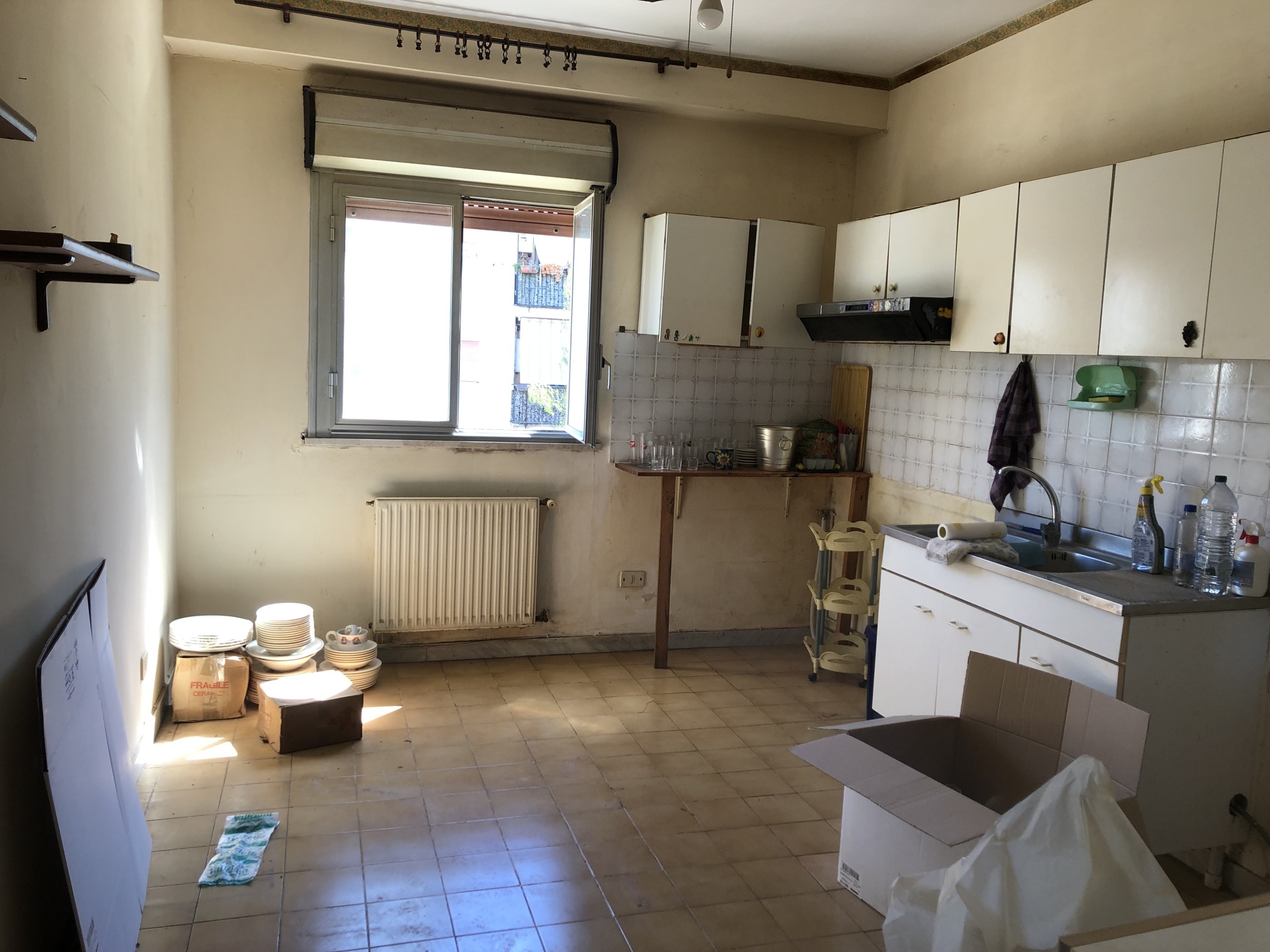 Quadrilocale da ristrutturare in via antonino lo surdo, Siracusa