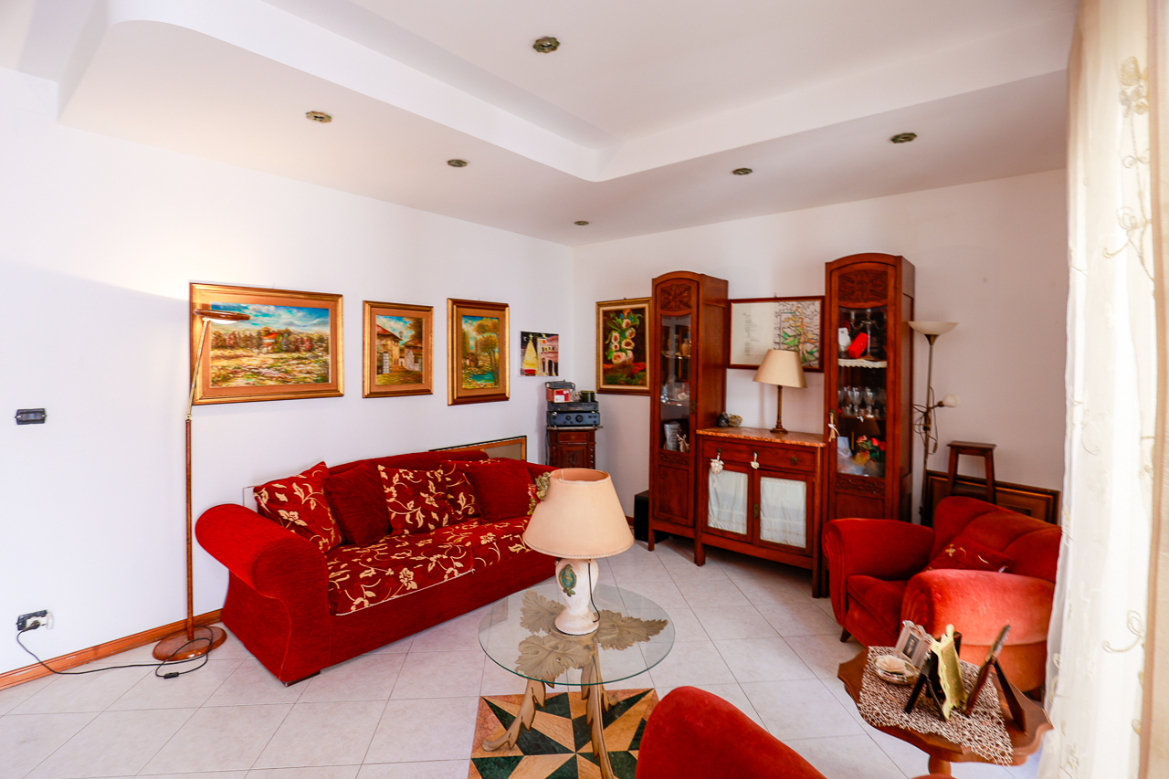 Casa indipendente con terrazzo in viale tunisi, Siracusa