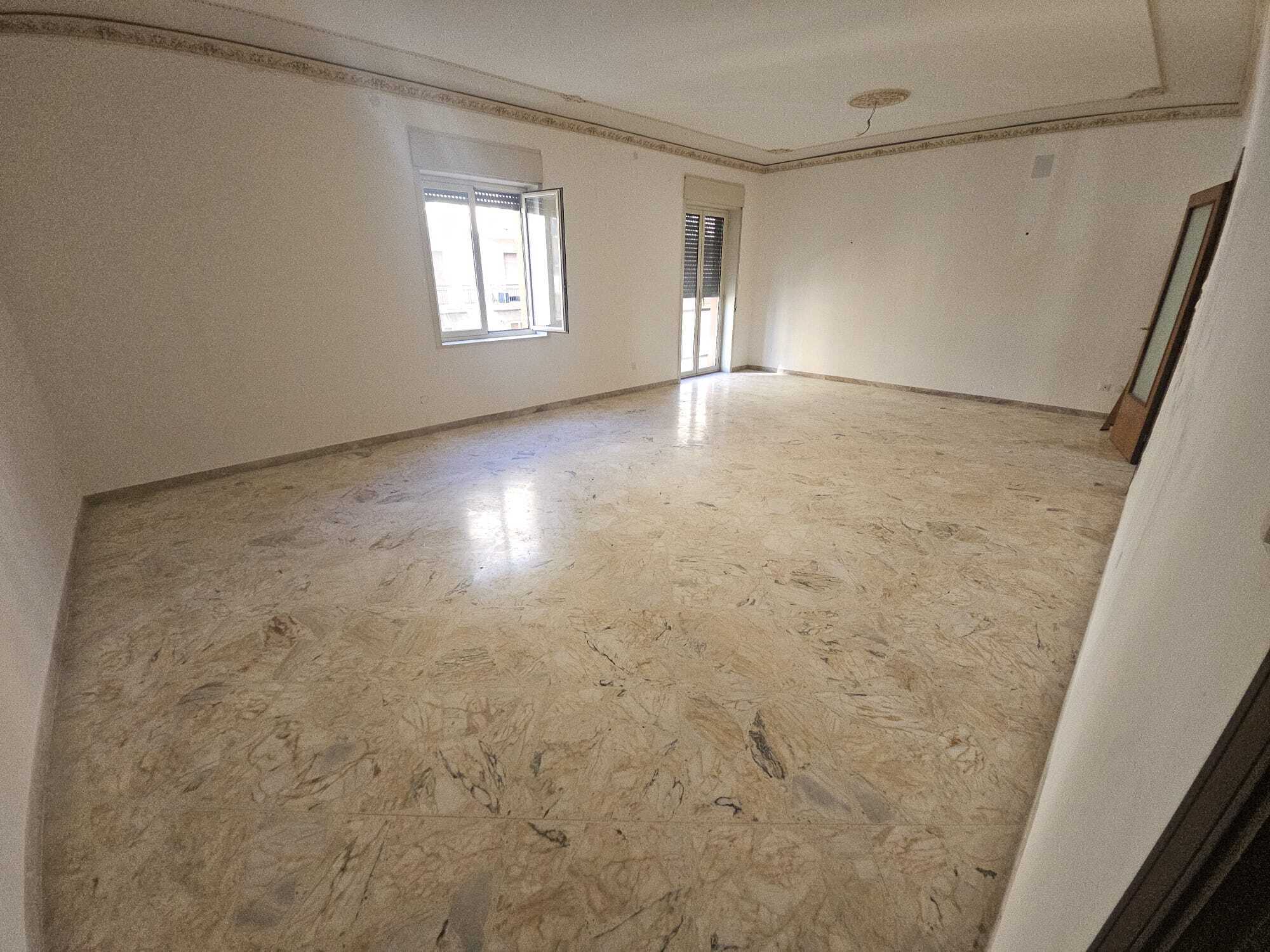 Quadrilocale in affitto in via rosolini, Siracusa