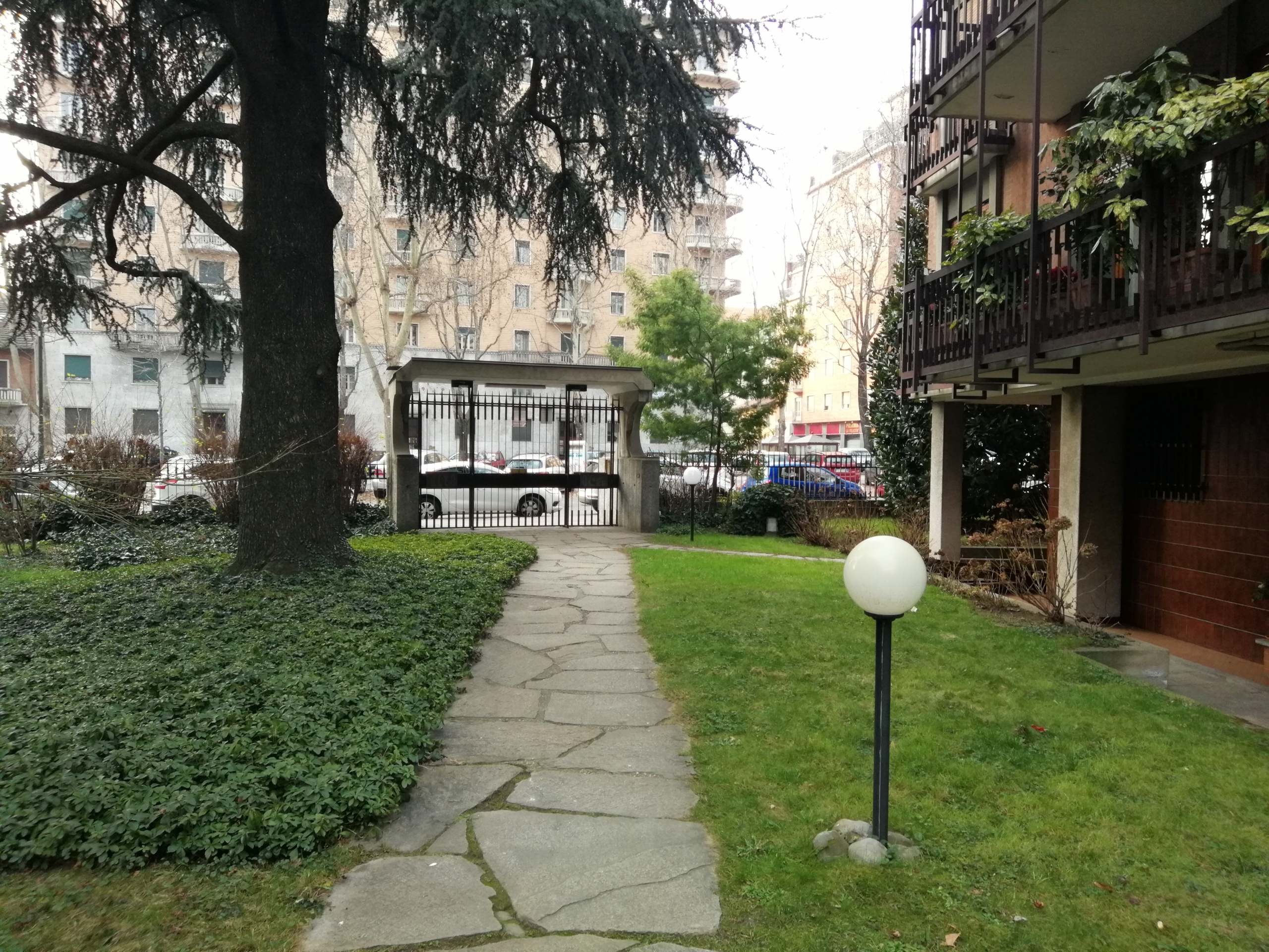 Appartamento con giardino in corso francia 218, Torino