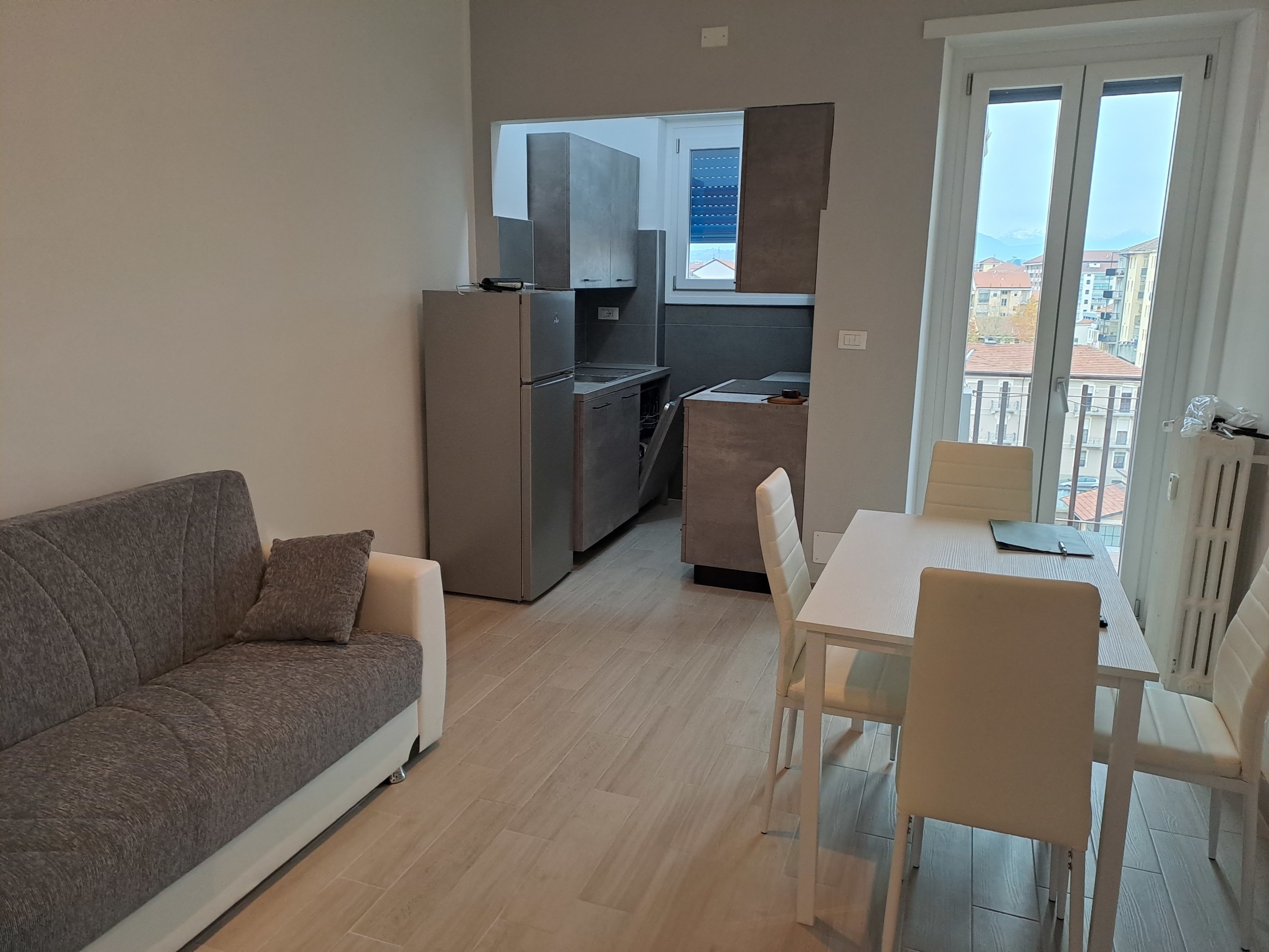 Trilocale ristrutturato in viale 24 maggio 31, Collegno