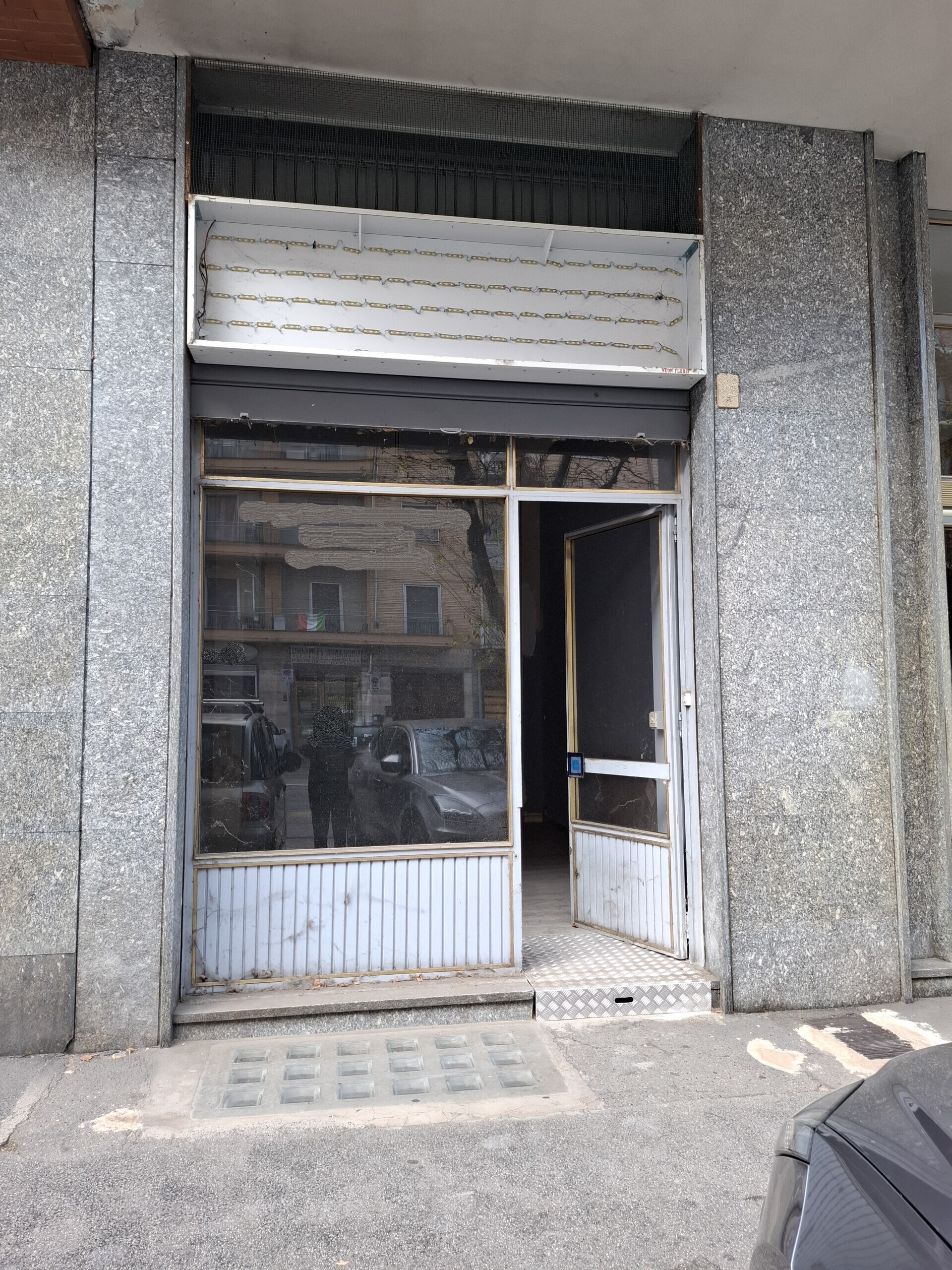 Locale commerciale in affitto, Torino vanchiglia