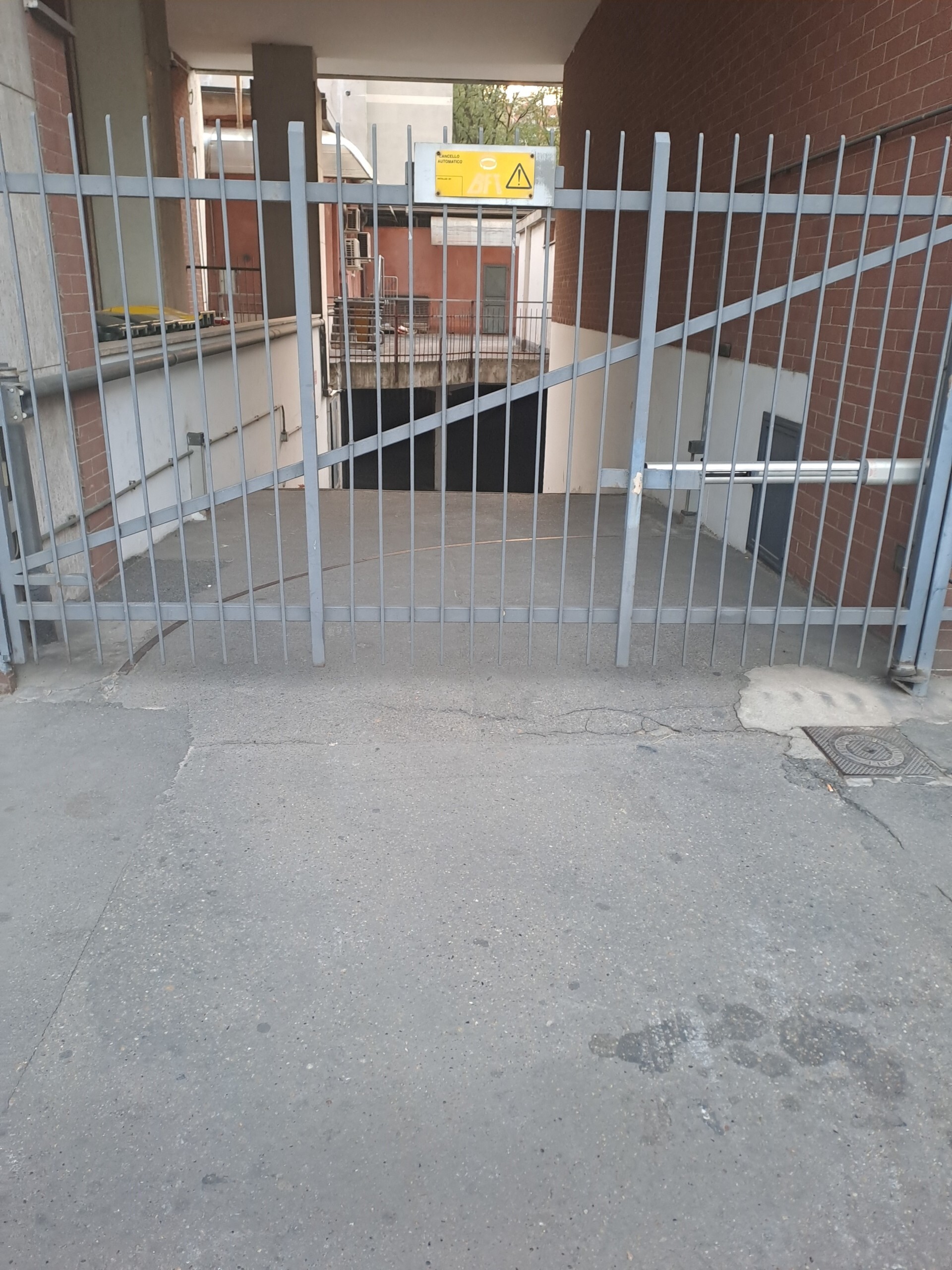 Box/Garage 13mq con box in corsi siracusa 140, Torino