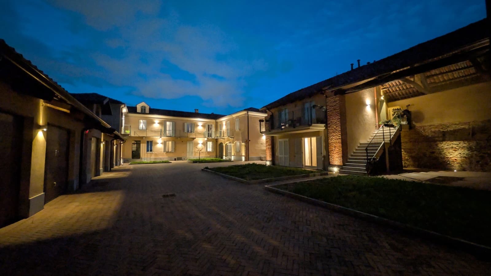 Casa indipendente con giardino in strada comunale di mirafiori 31, Torino