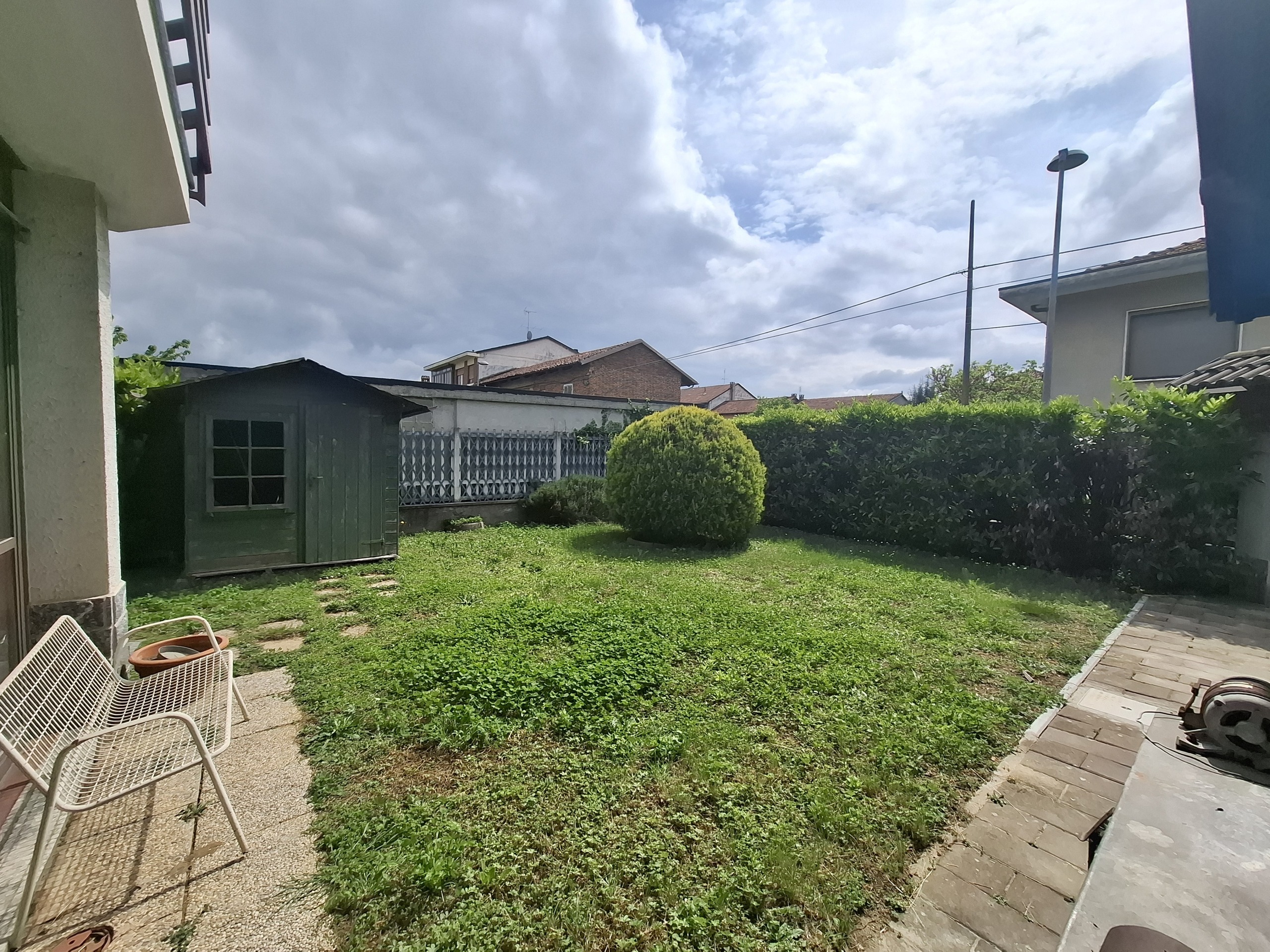 Villa con giardino in via pasubio 2, Volpiano