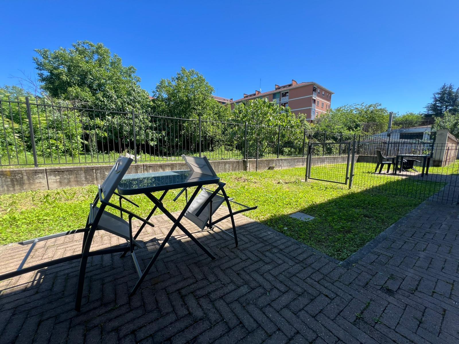 Bilocale con giardino in strada comunale di mirafiori 31, Torino