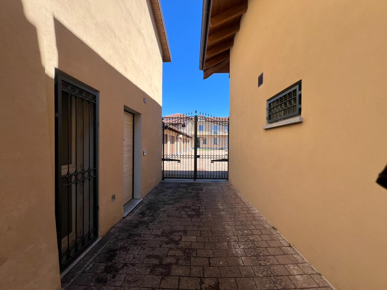Bilocale con giardino in strada comunale di mirafiori 31, Torino