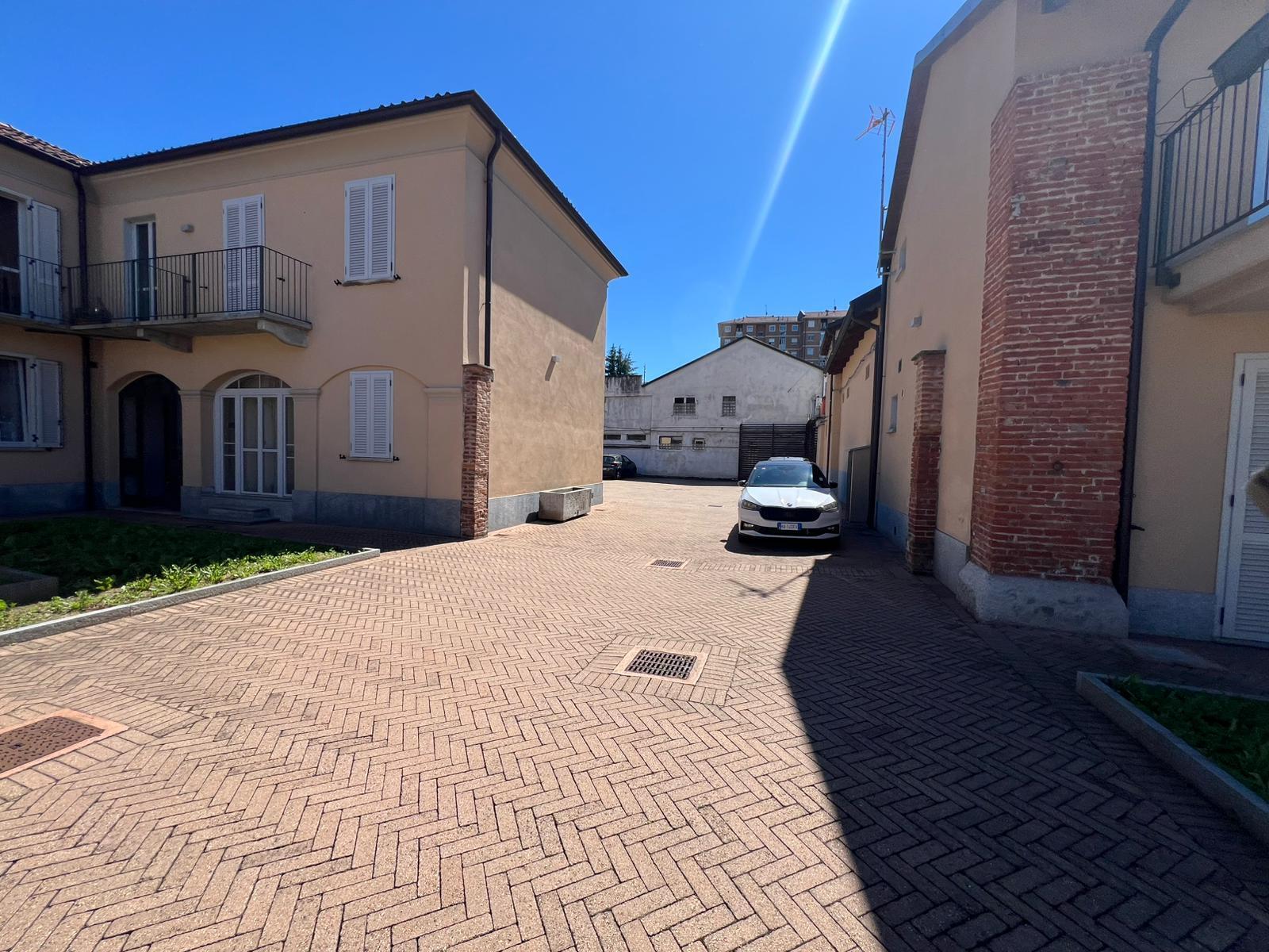 Bilocale con giardino in strada comunale di mirafiori 31, Torino