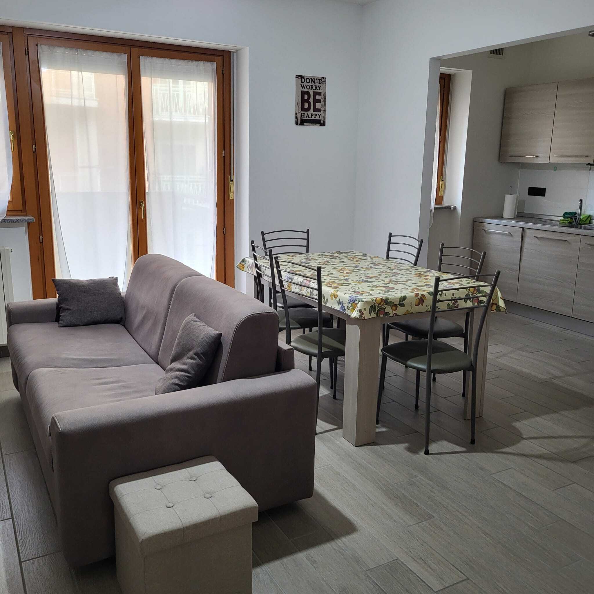 Trilocale ristrutturato in via monginevro 103, Torino