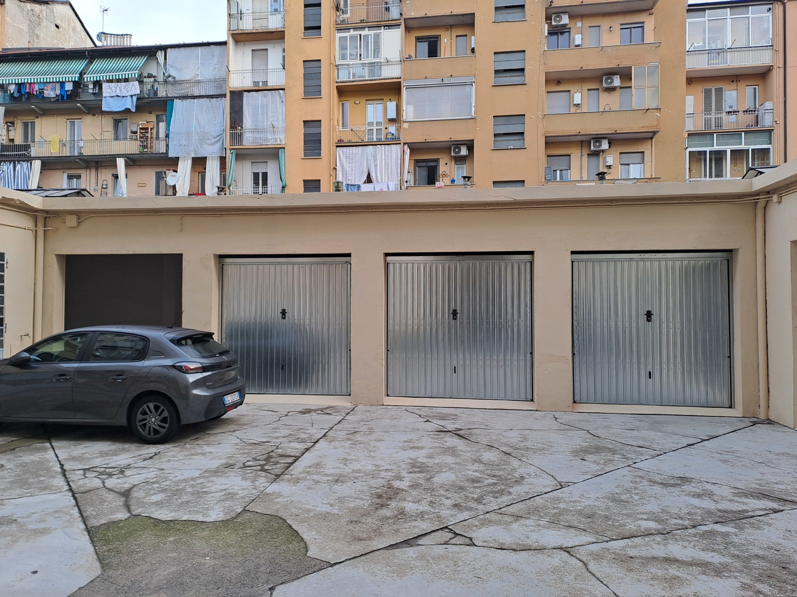 Box/Garage 39mq con box doppio in via bianchi 34, Torino