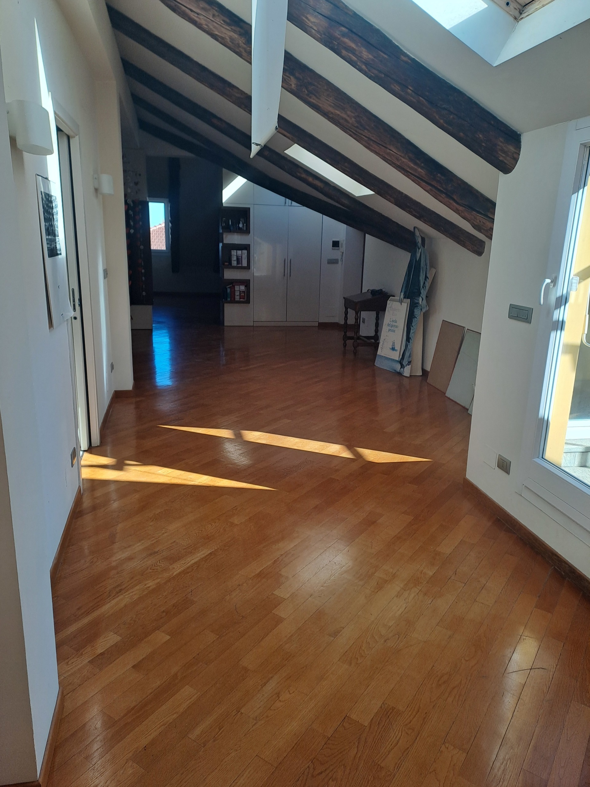 Attico ristrutturato in via giulia di barolo 4, Torino